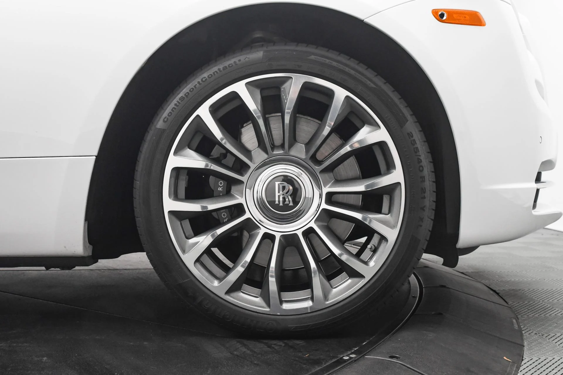 mph035_7297870_Used_2021_Rolls_Royce_Dawn_1755677114_749c31890a
