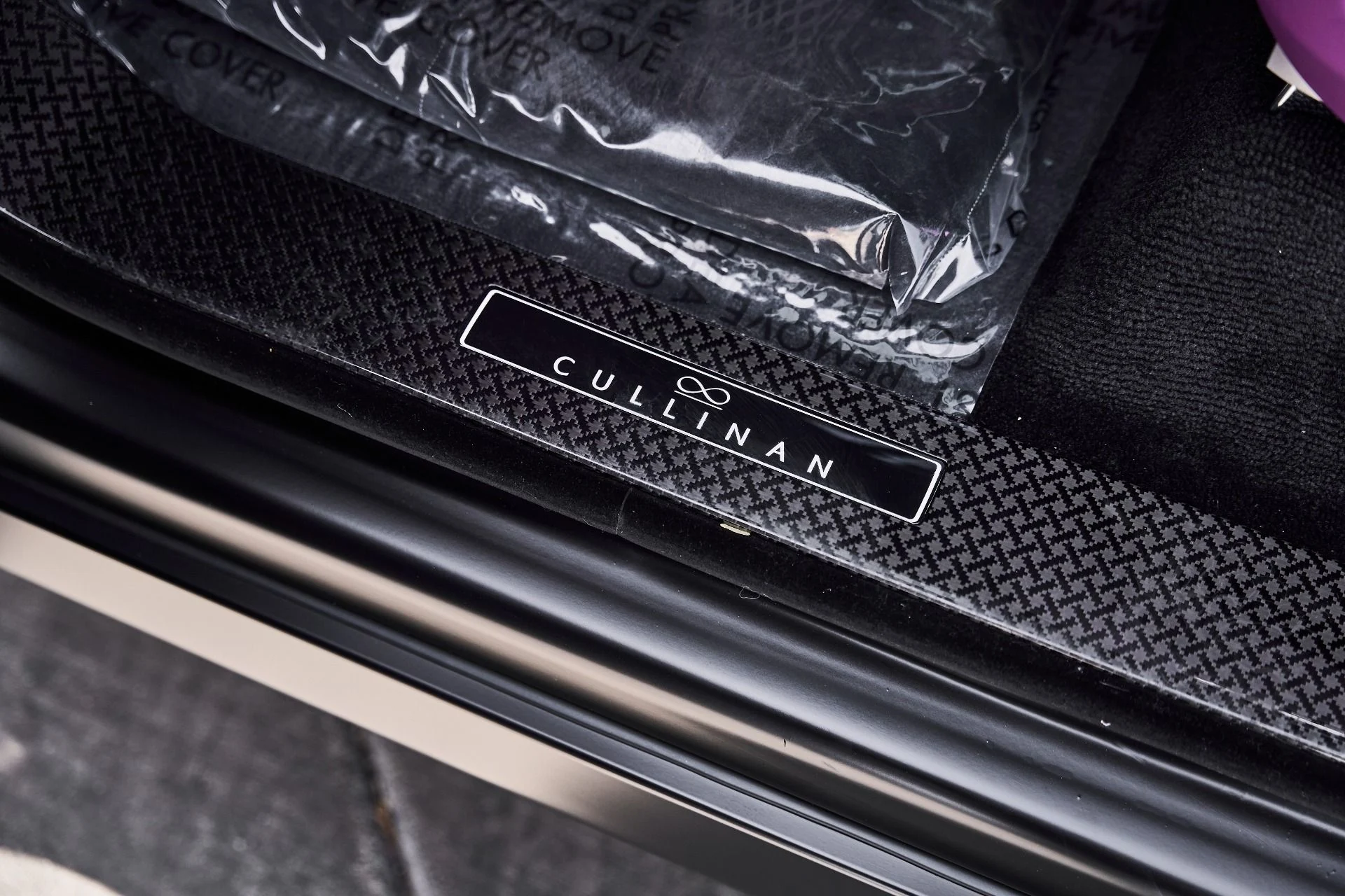 mph035_746070003_Used_2026_Rolls_Royce_Cullinan_Black_Badge_1780601629_b989cd8437