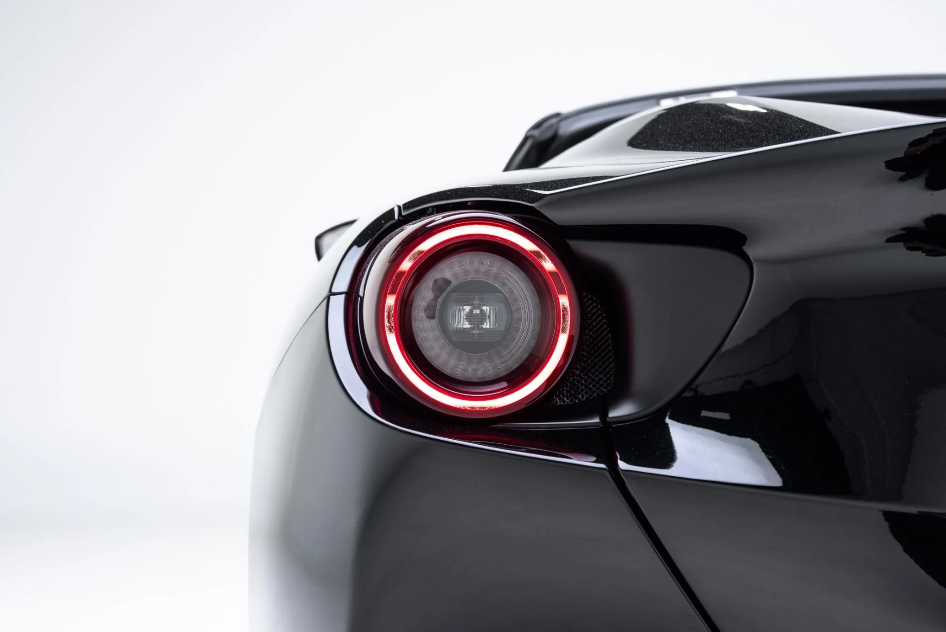 mph035_74872540_Used_2019_Ferrari_Portofino_1773084196_c242242cd0