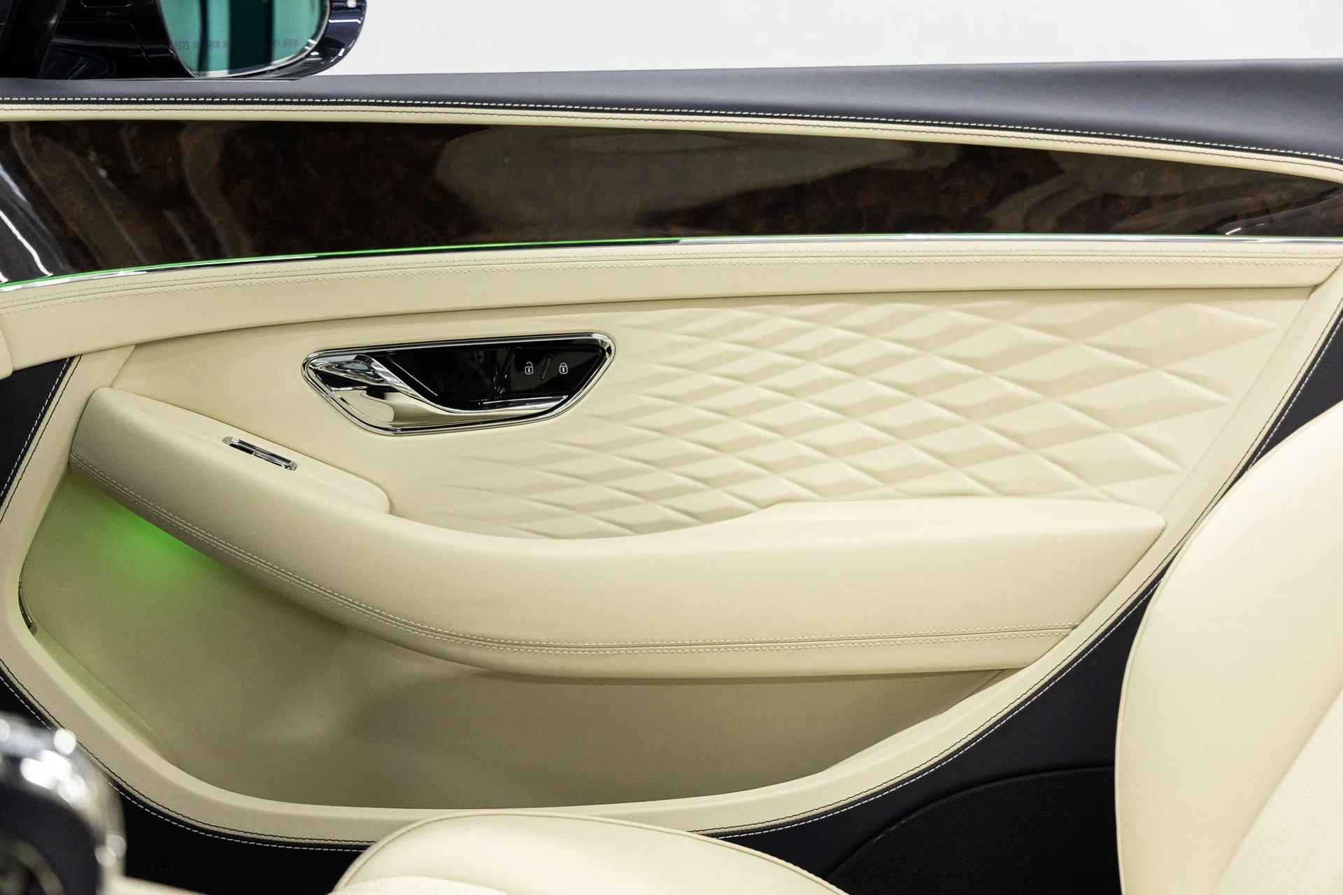 mph035_75177603_b650877b0c252479e042351a324a9038x_cc02384adc