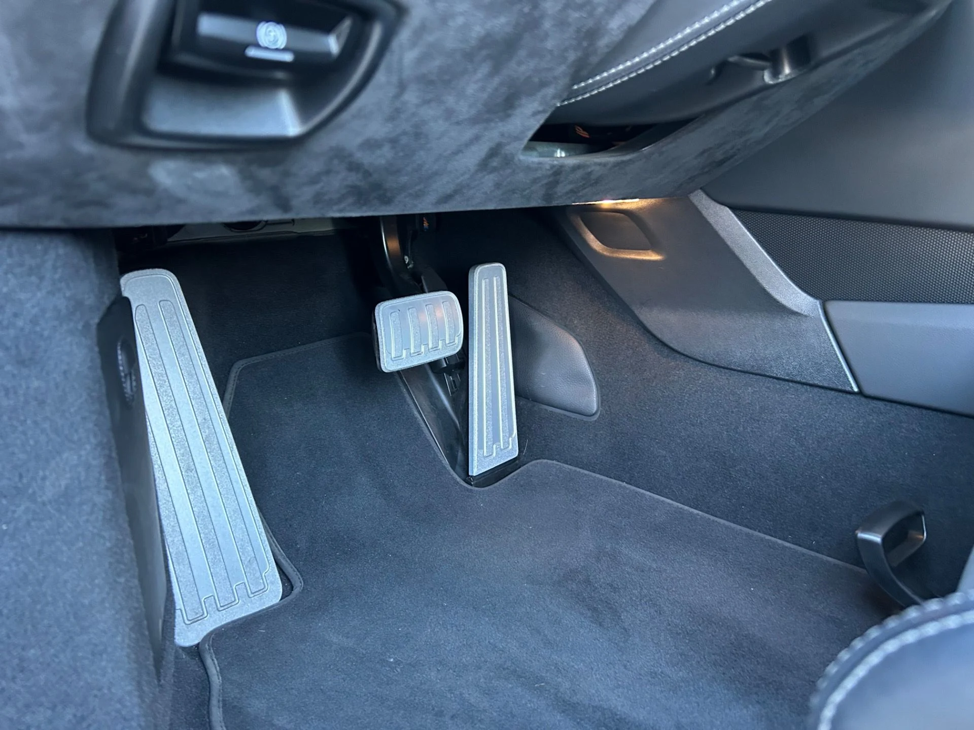 mph035_752156900_Used_2015_Porsche_911_GT_3_1753126853_1a5630f481