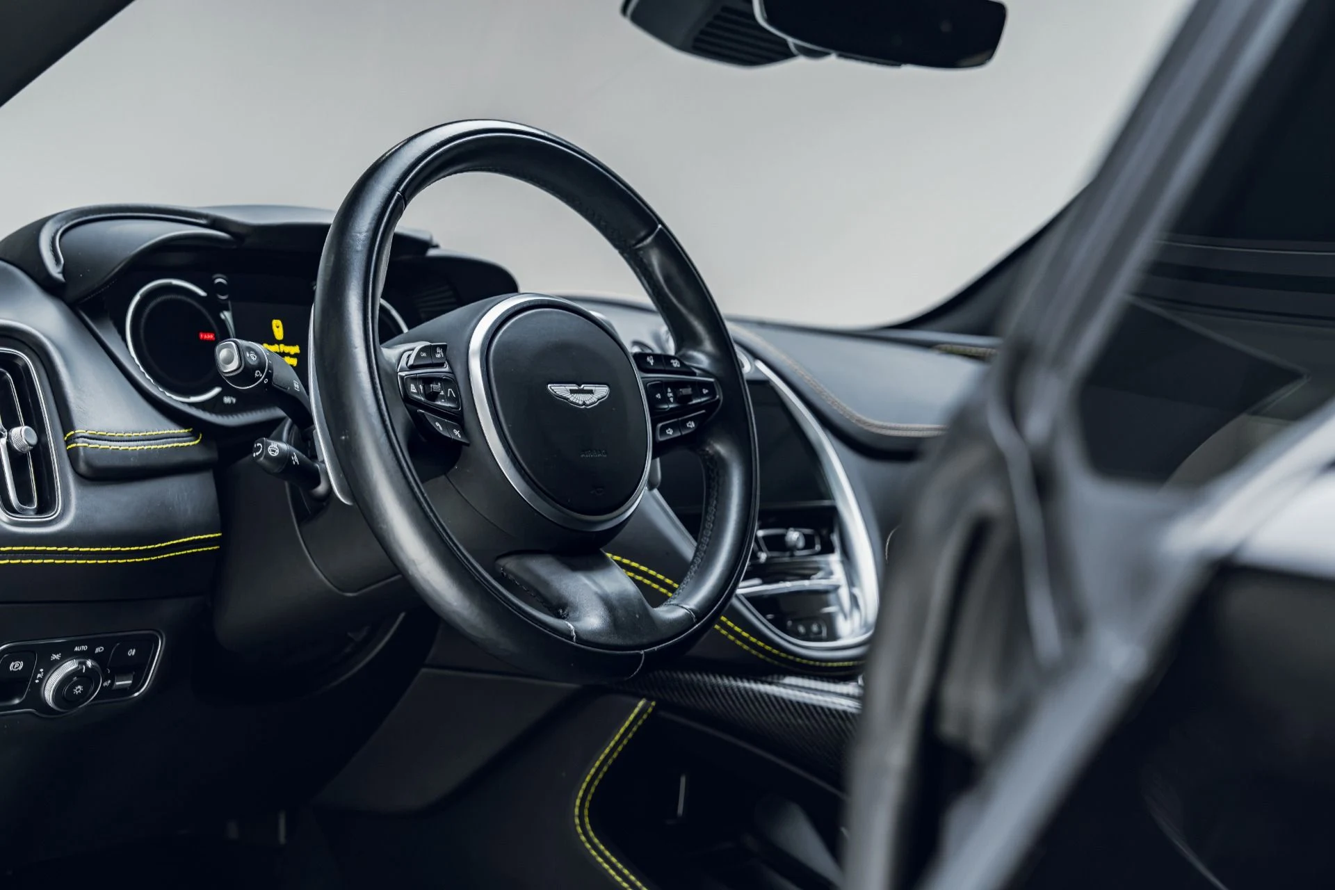 mph035_752631724_Used_2023_Aston_Martin_DBX_707_1782930813_a44f256865
