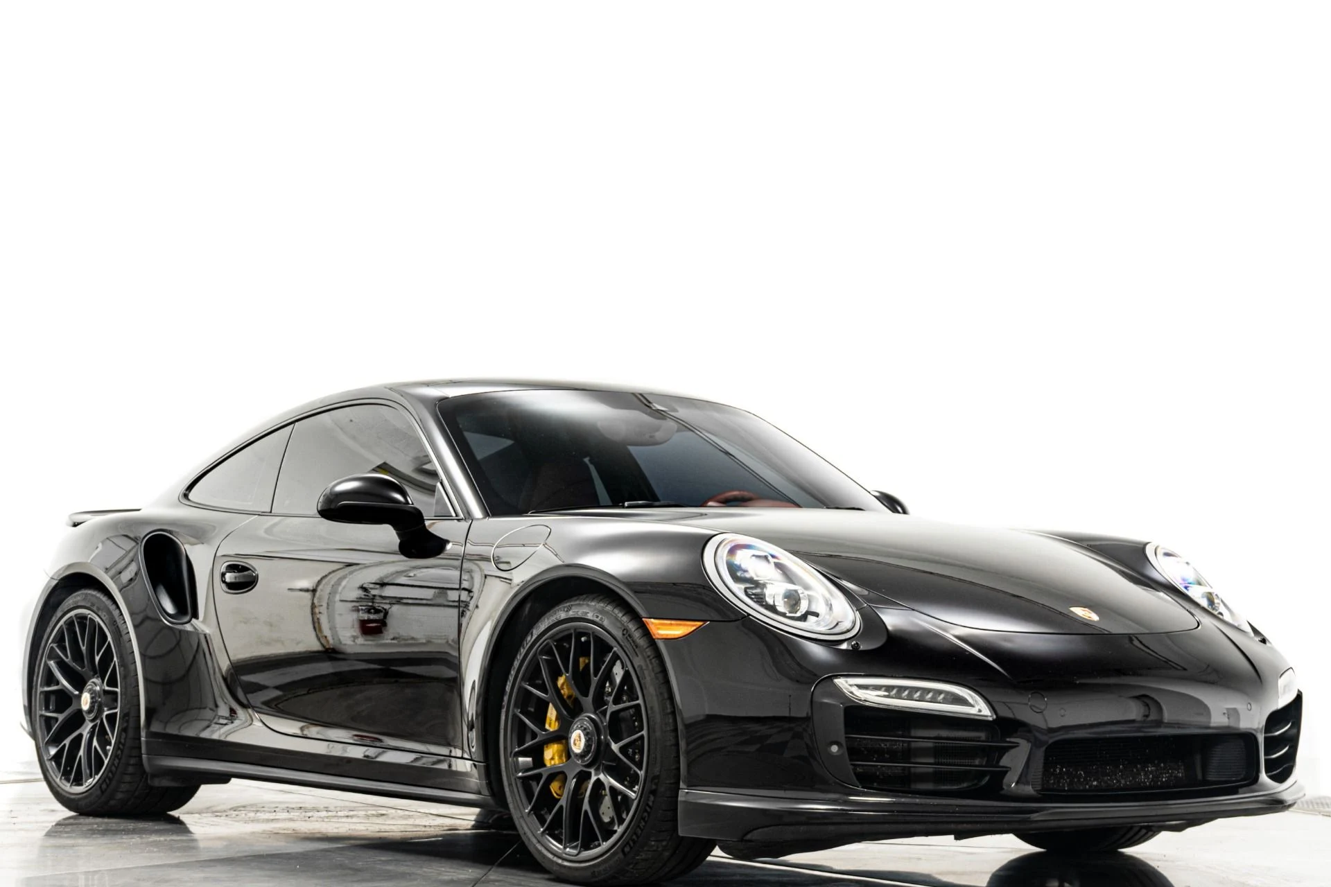 mph035_756920901_Used_2014_Porsche_911_Turbo_S_560_Horsepower_Natural_Leather_Heated_and_Ventilated_Seats_1776370502_164ca611b5