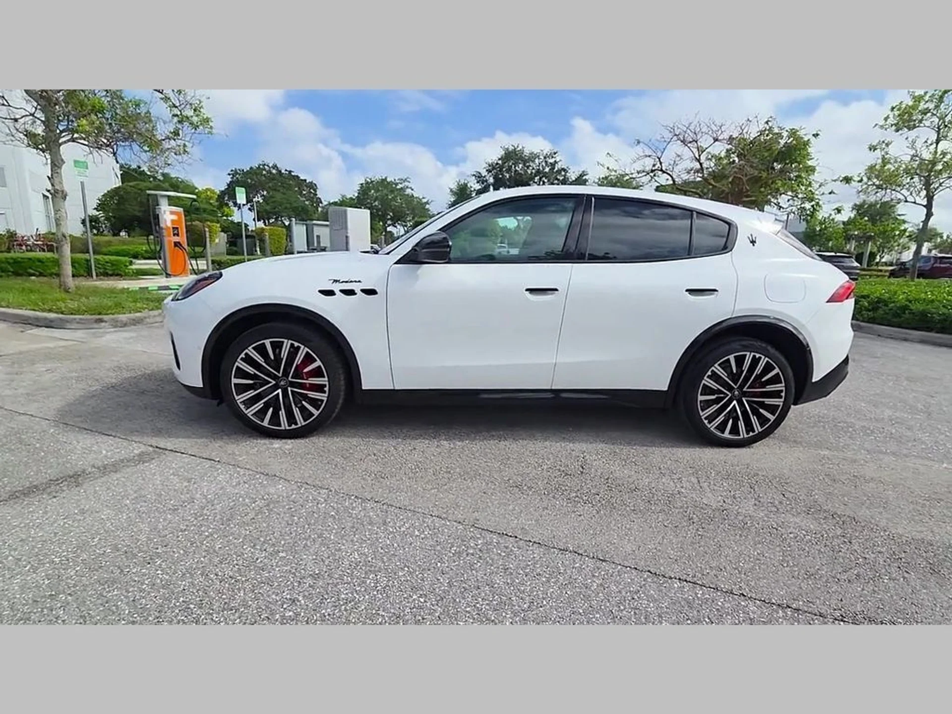 mph035_764934924_33e7825a8d45677feddf56feb477271e_460d9e29a5