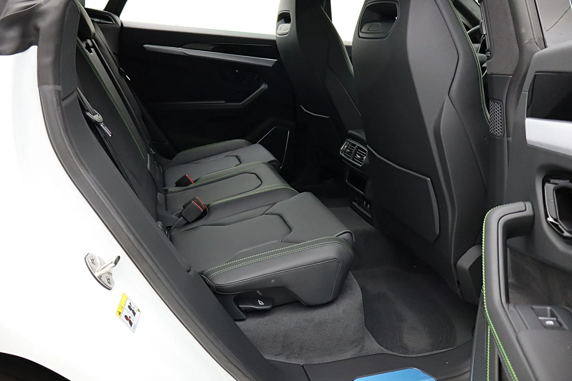 mph035_784058124_New_2026_Lamborghini_Urus_SE_cd82adc9bc