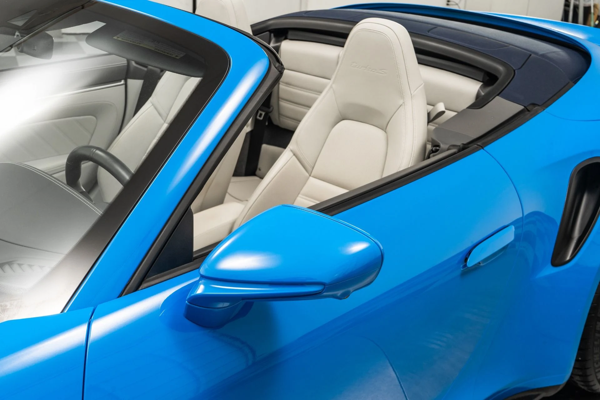 mph035_786812154_Used_2022_Porsche_911_Turbo_S_Cabriolet_1761066014_66b4b0b914