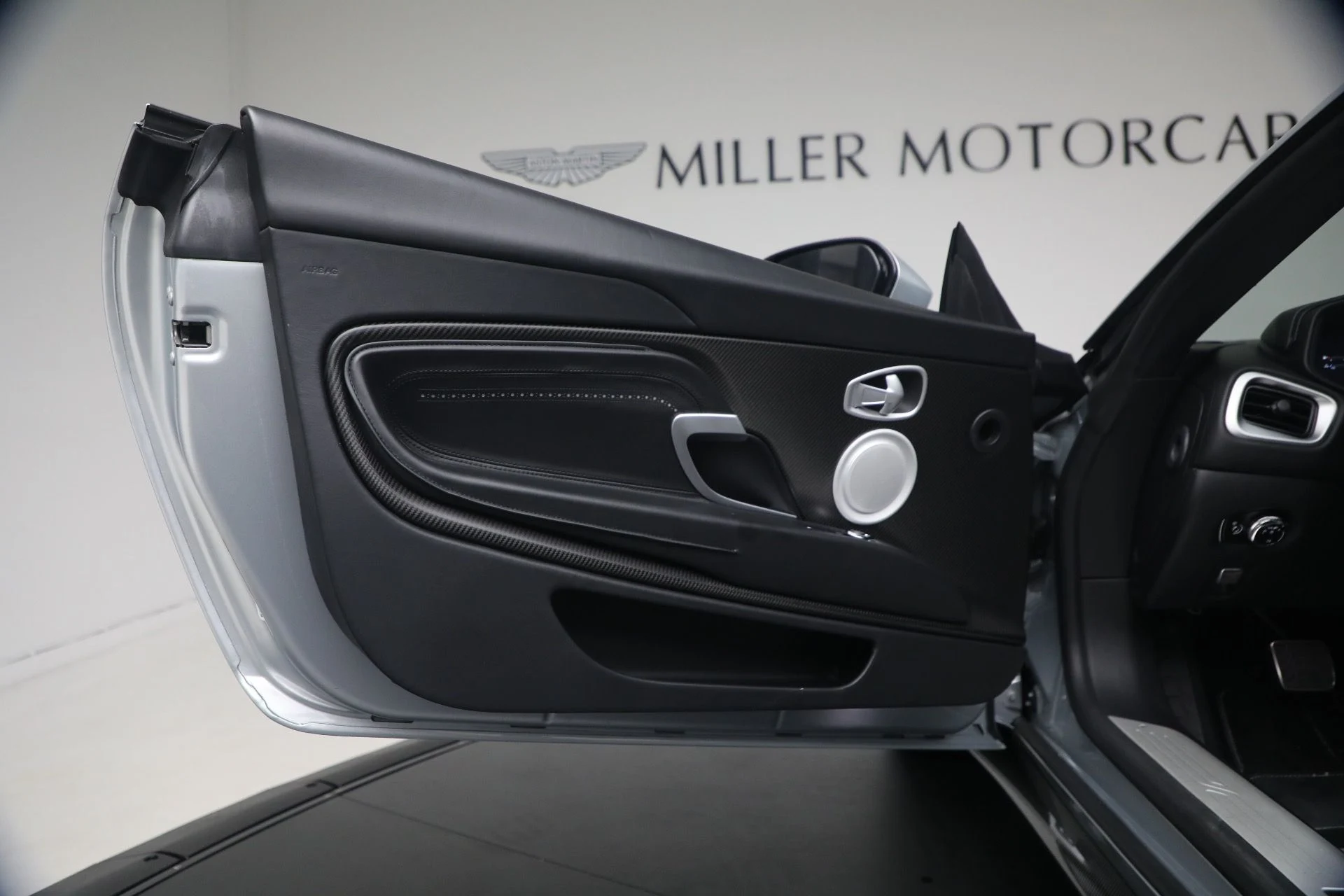 mph035_803142782_Used_2019_Aston_Martin_DB_11_Volante_1781362325_f5c43ab770
