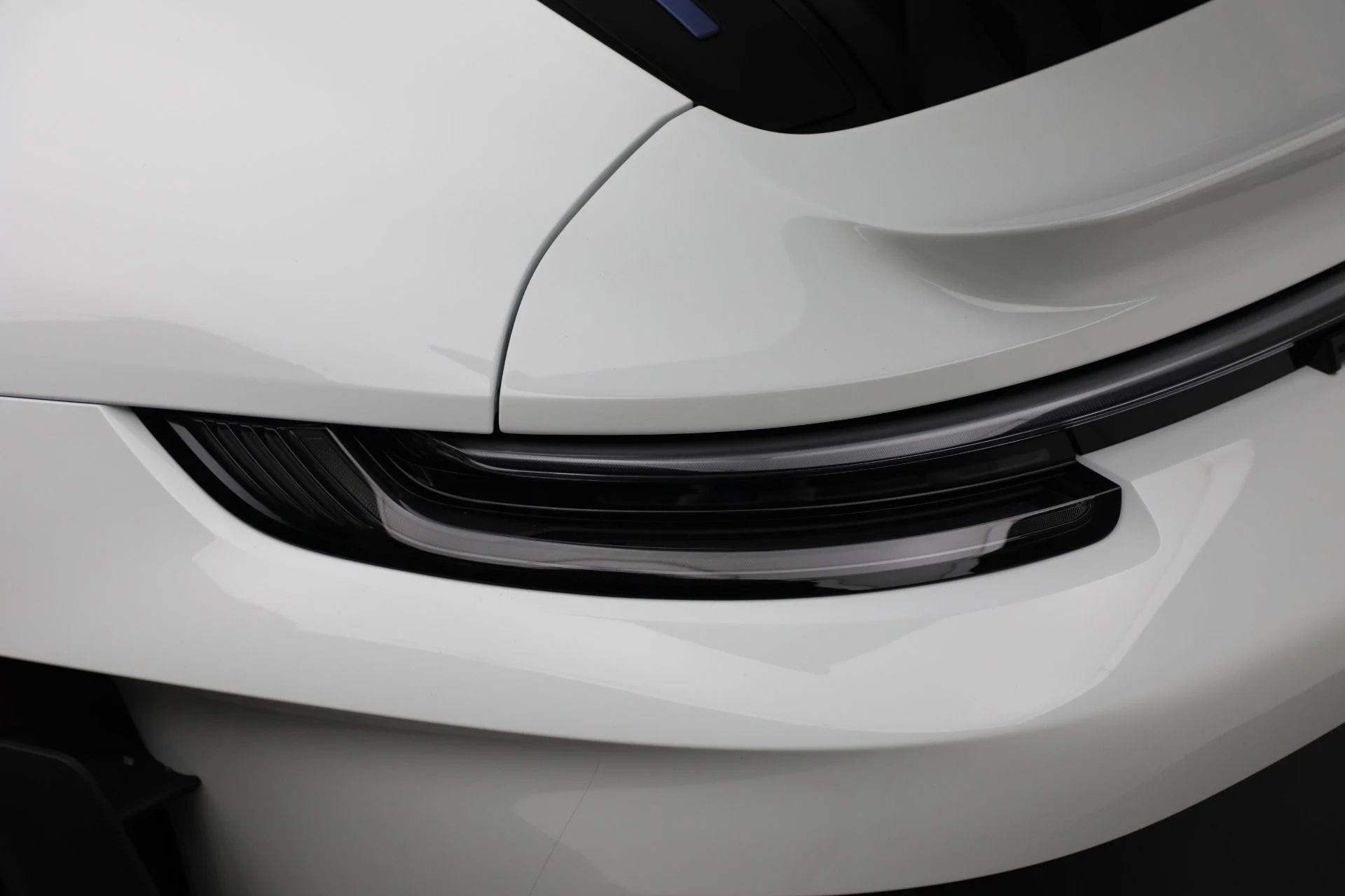 mph035_809116497_Used_2025_Porsche_911_GT_3_RS_1762987246_2c44b5236e