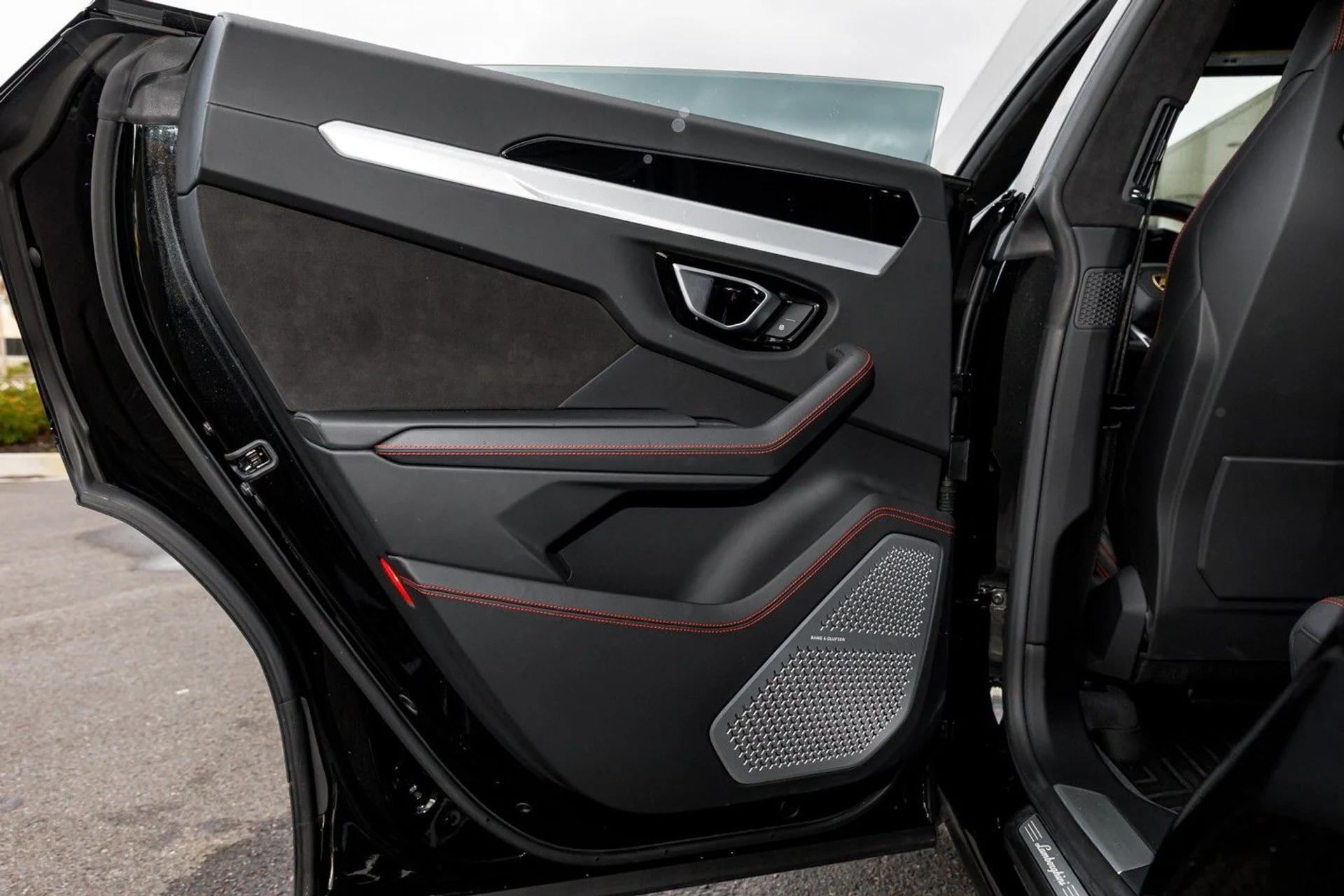 mph035_809684015_624_p36_l_1d1218d241