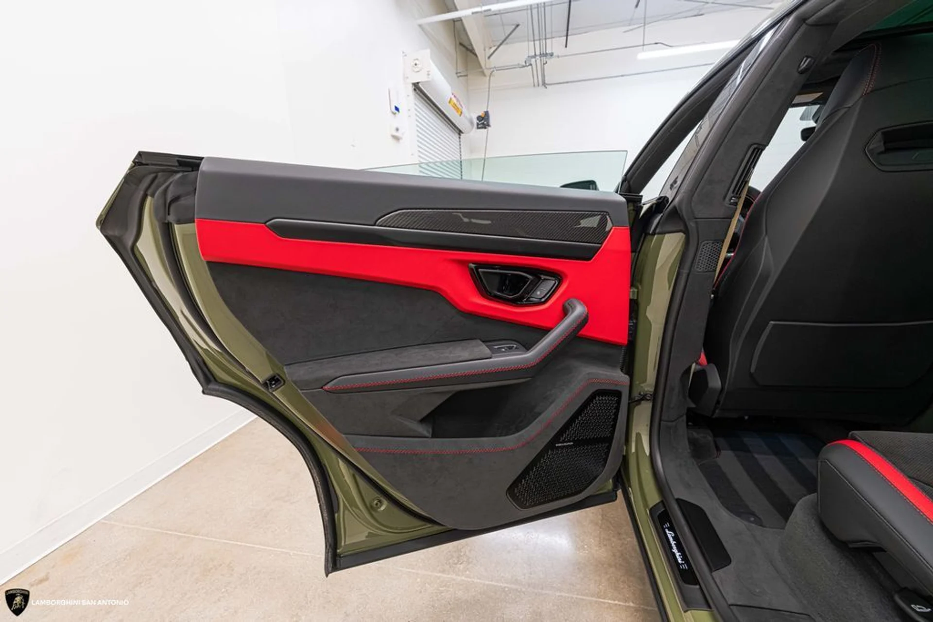 mph035_826958492_2d5c3af2455d6b057f8ee6ca95a264bcx_350b714ec3