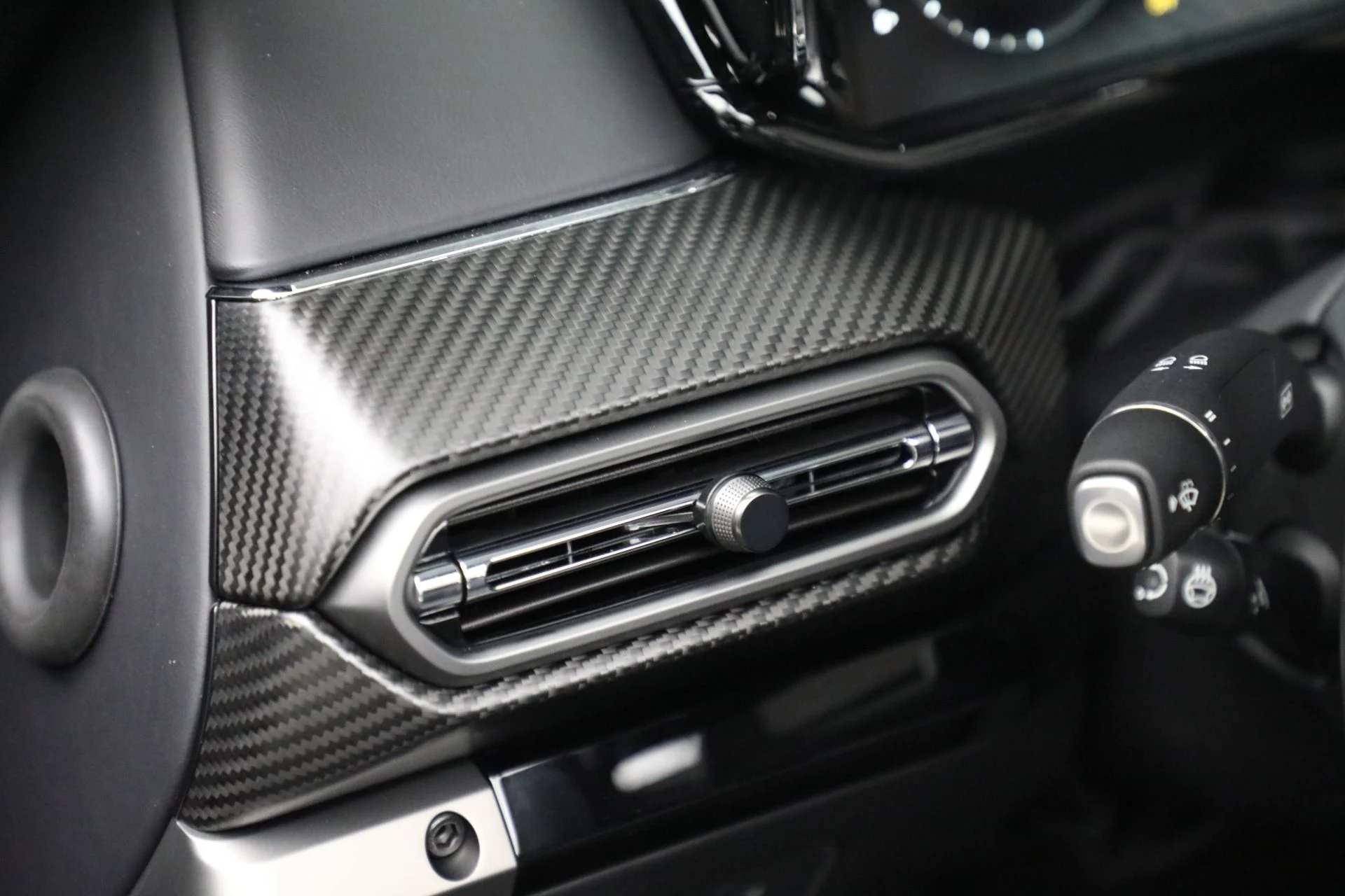 mph035_836634276_New_2026_Aston_Martin_Vantage_Roadster_1762286675_6665cbbcbe