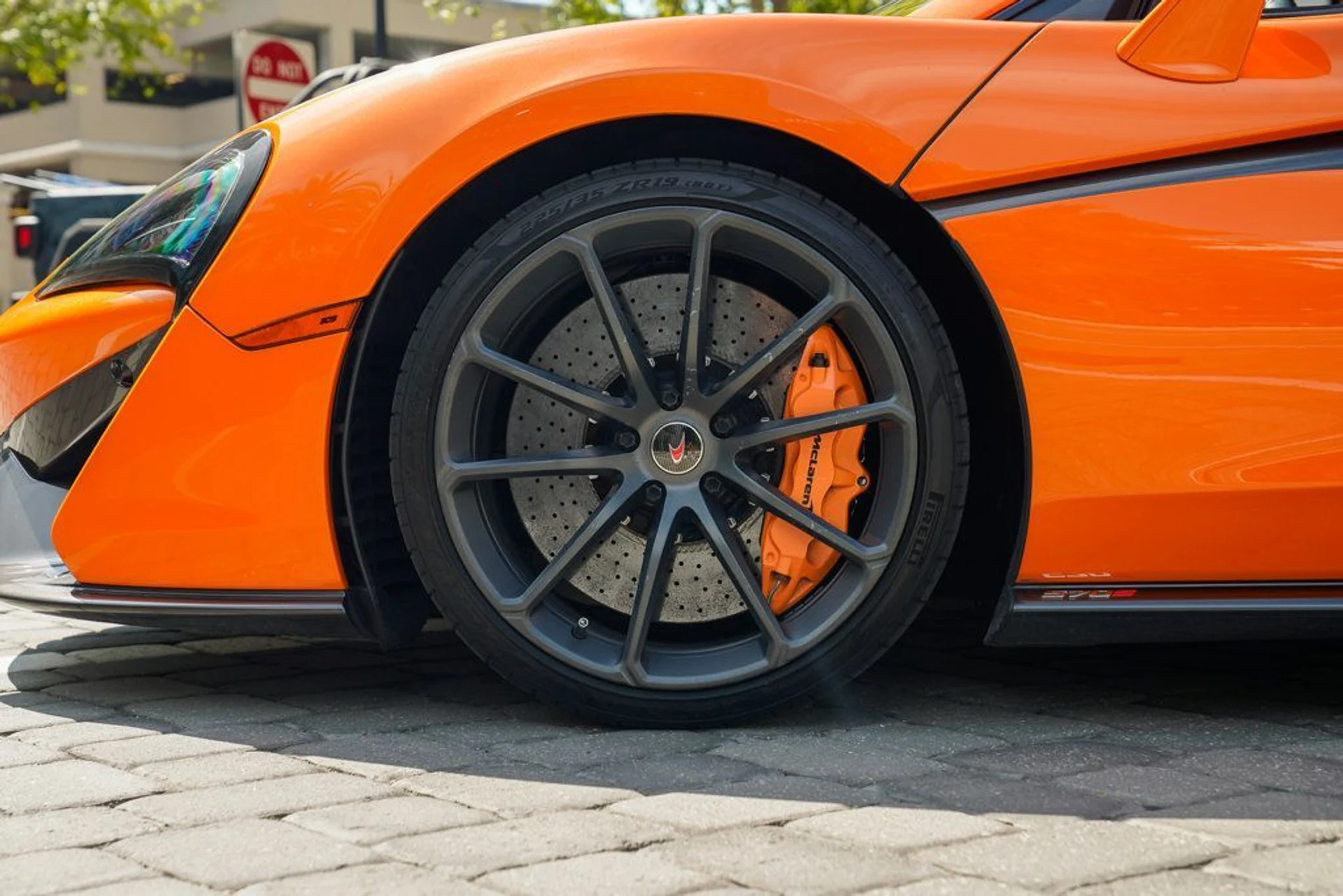 mph035_83814326_used_2018_mclaren_570s_spider_14354_22891400_36_1024_0154b321ca
