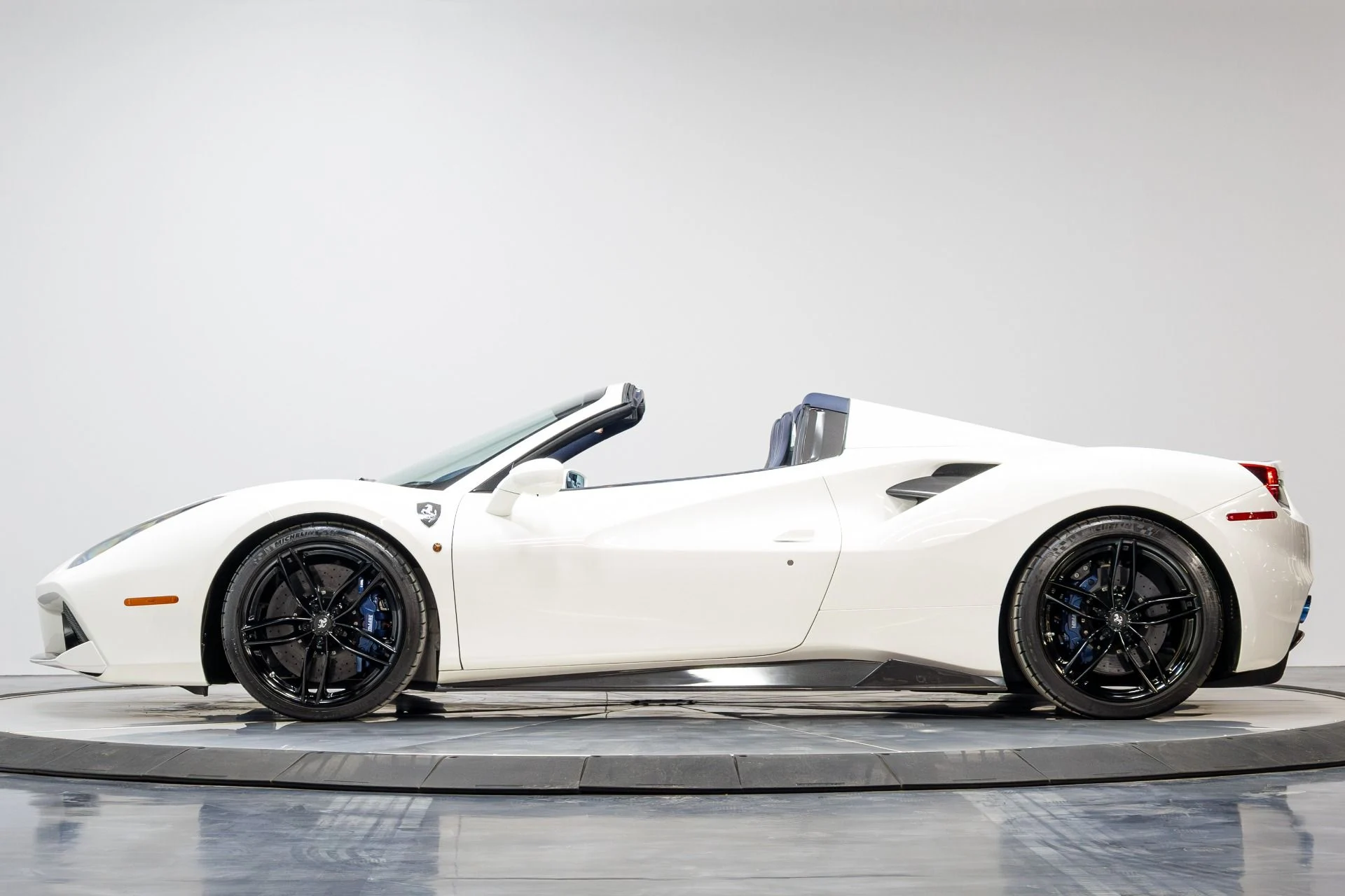 mph035_858605894_Used_2018_Ferrari_488_Spider_1774434782_910fe24ad0