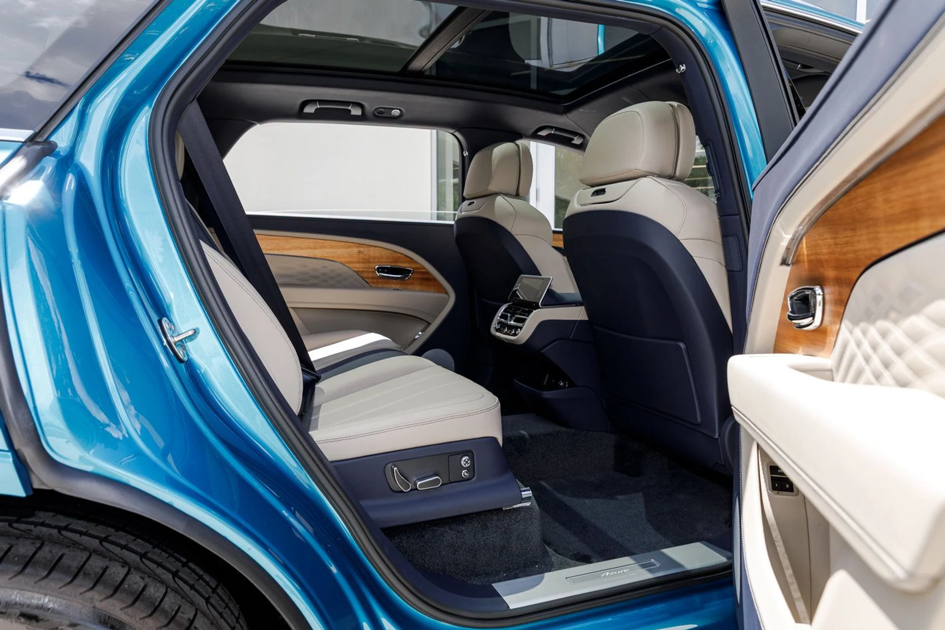 mph035_871786109_18f5a8df4336f30a46d7f4131a1b35b7x_f9a988be8a