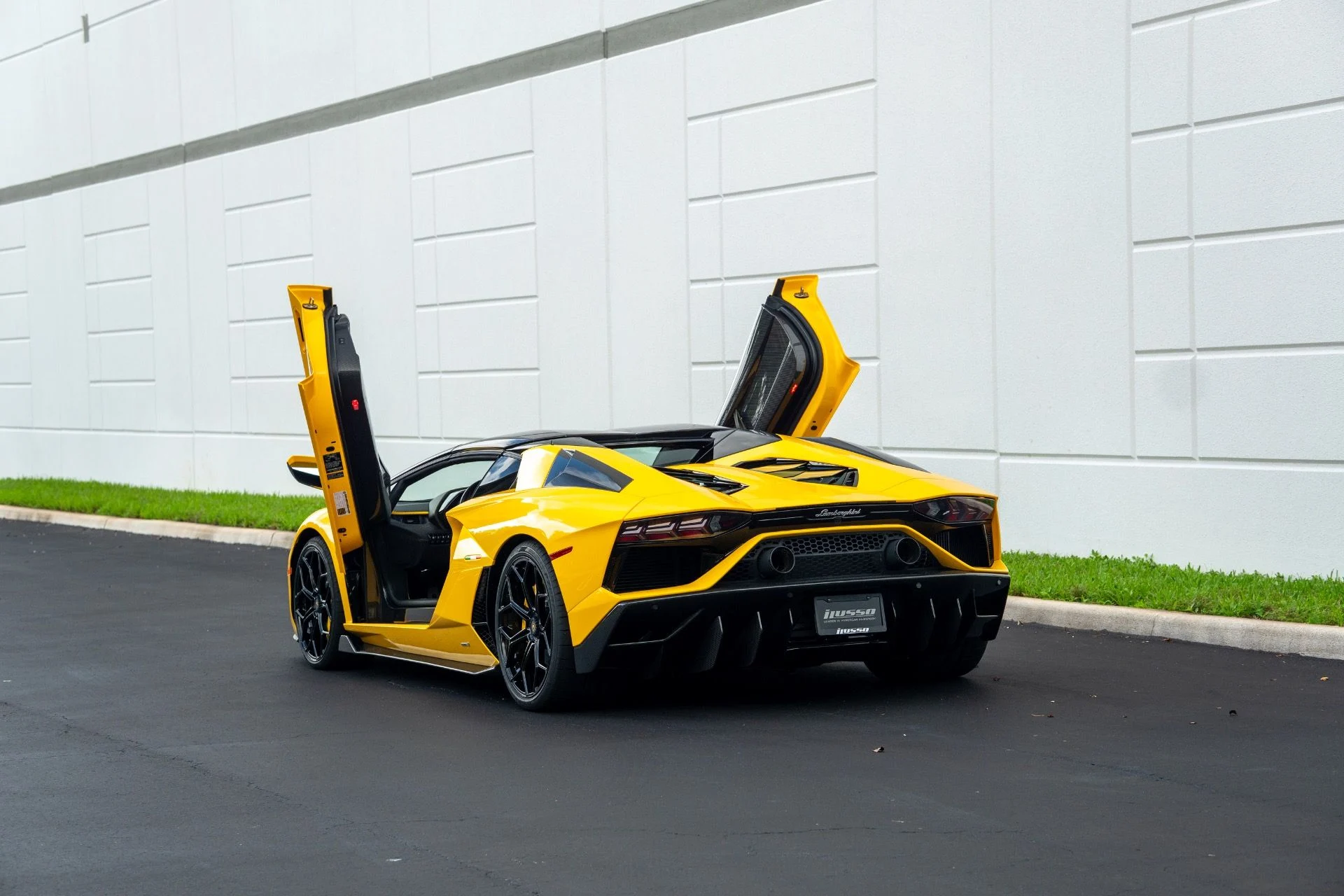 mph035_882837826_Used_2022_Lamborghini_Aventador_LP_780_4_Ultimae_1757714109_0ad02ddc4e