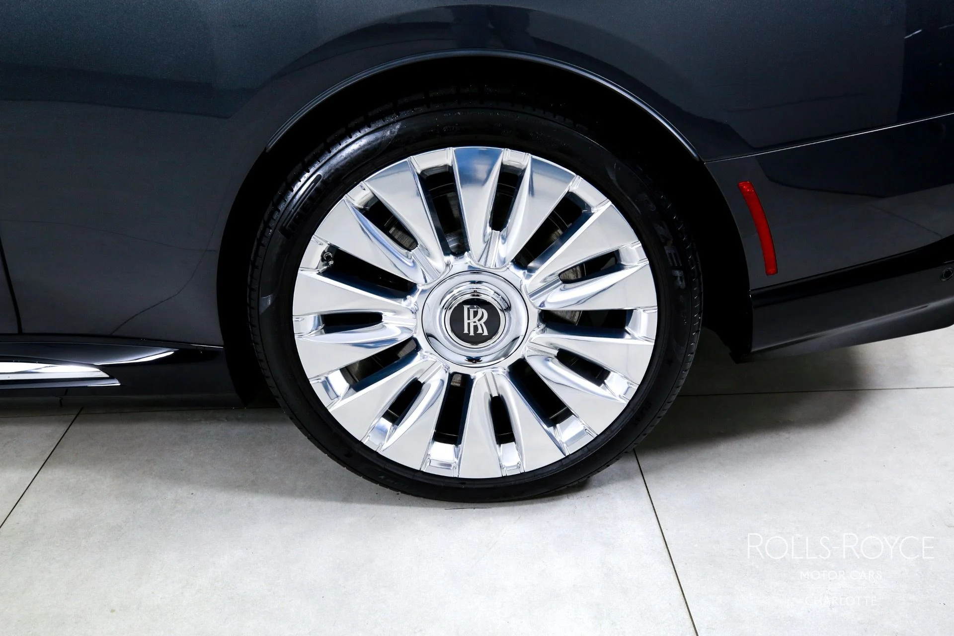 mph035_901406823_Used_2025_Rolls_Royce_Spectre_1757713679_89b915646f
