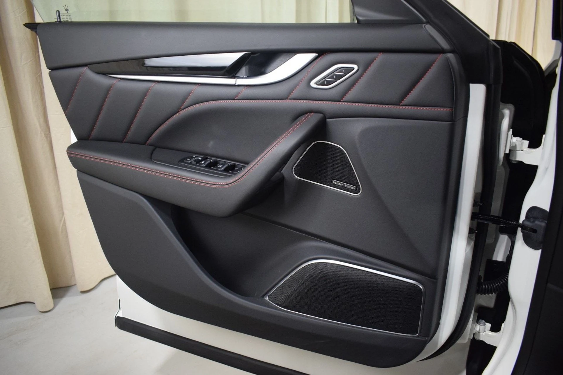 mph035_916987645_5745c4e3c4e8463e36ccfbb71c618253x_76b051687e