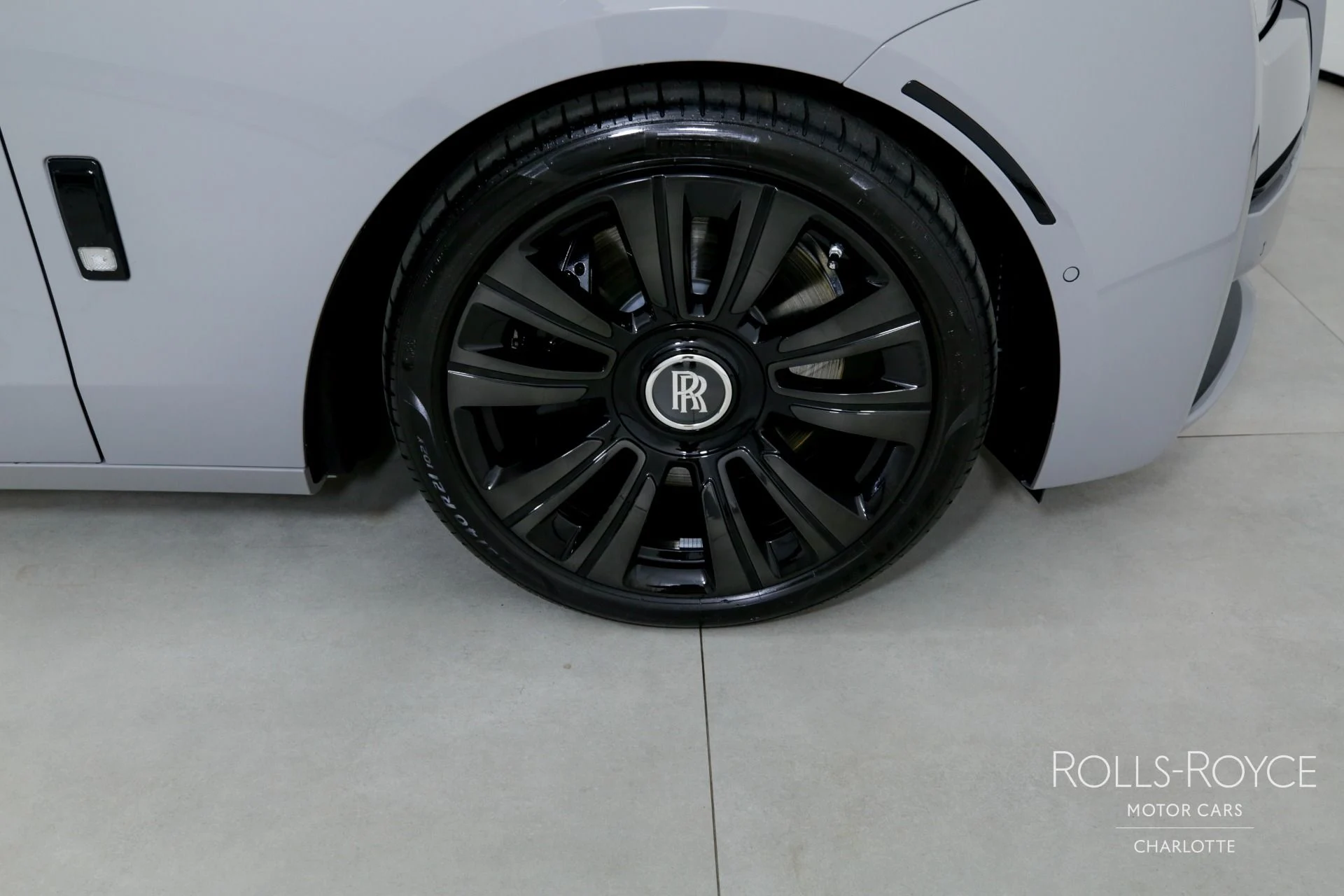 mph035_918999898_Used_2024_Rolls_Royce_Ghost_1738596098_2b572408fb