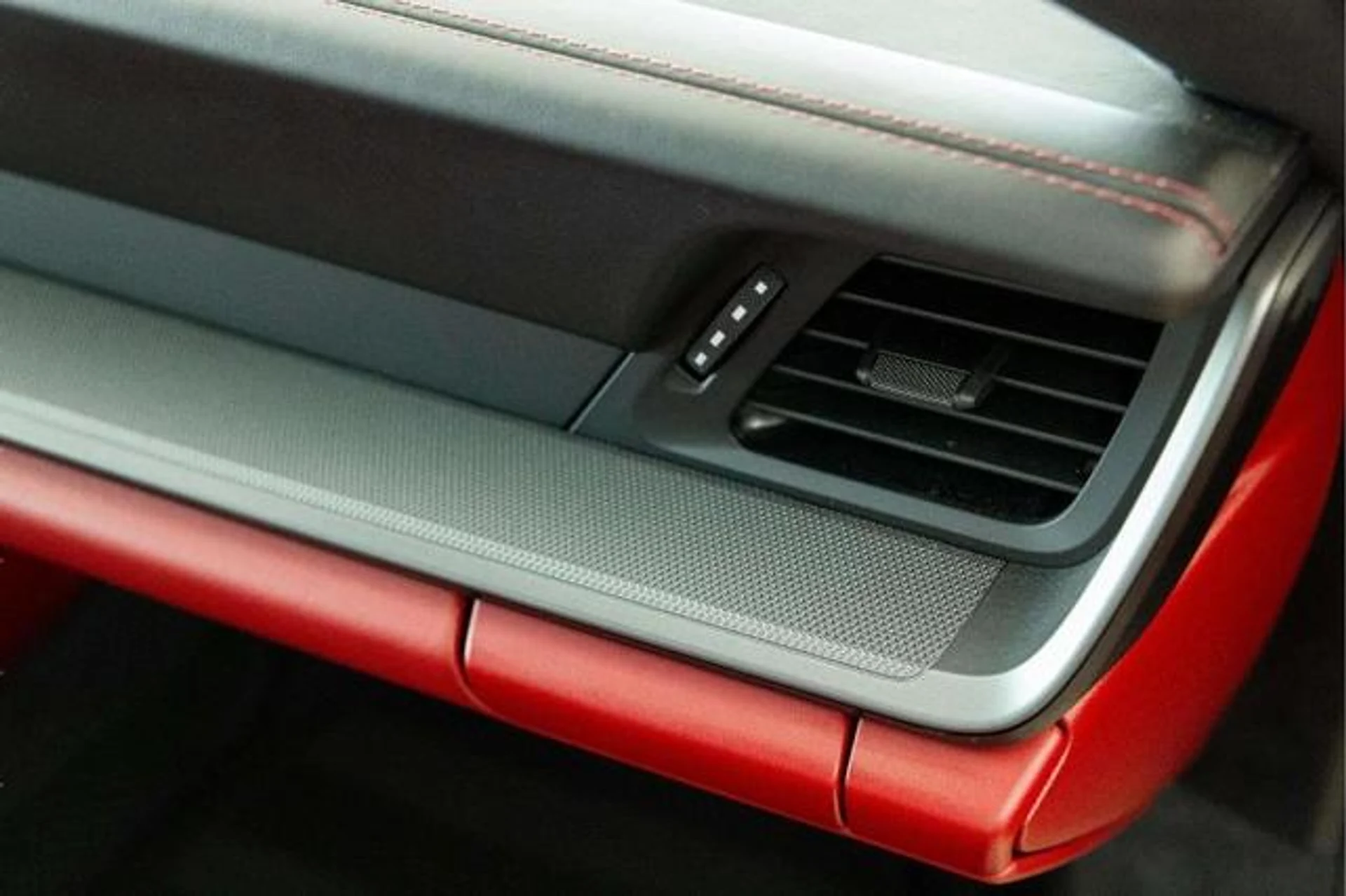 mph035_933575666_ninam_MSJ_08dt8_X7_L2_YID_Qvc9_Xis_19ea605292