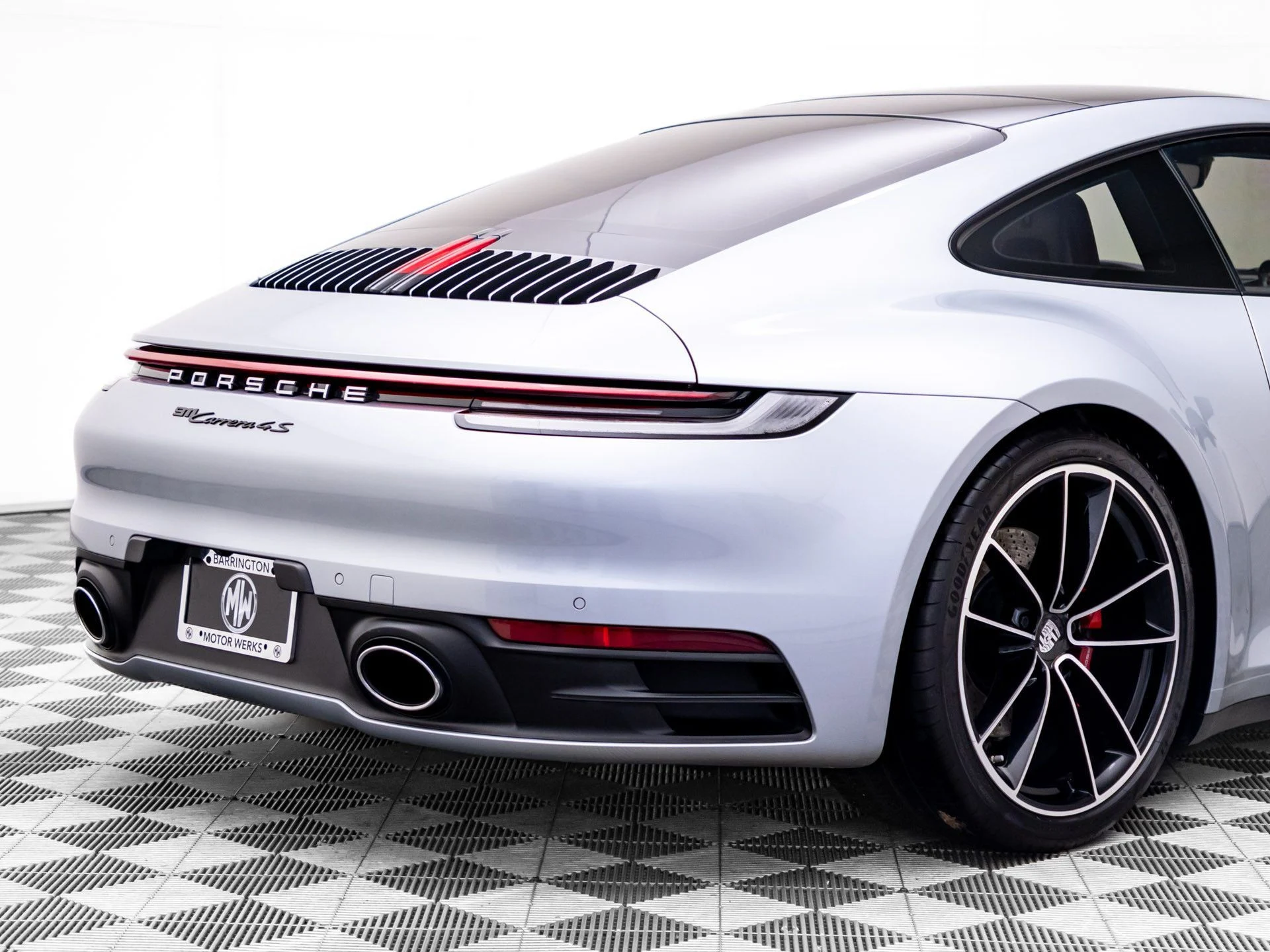 mph035_949812900_3a12935fe3923774b24461fd7d66012dx_08411abb28