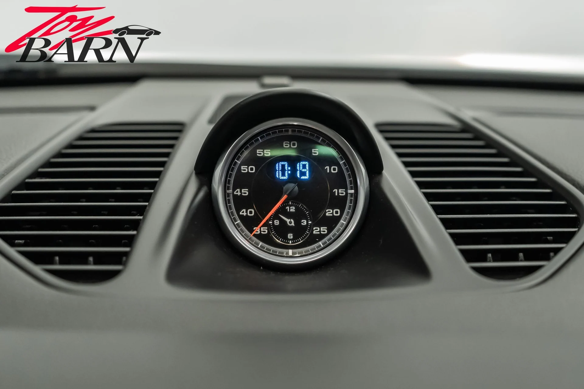 mph035_950126148_920cb90bdf6a279f335589d9ab65cc2bx_2111bfc420