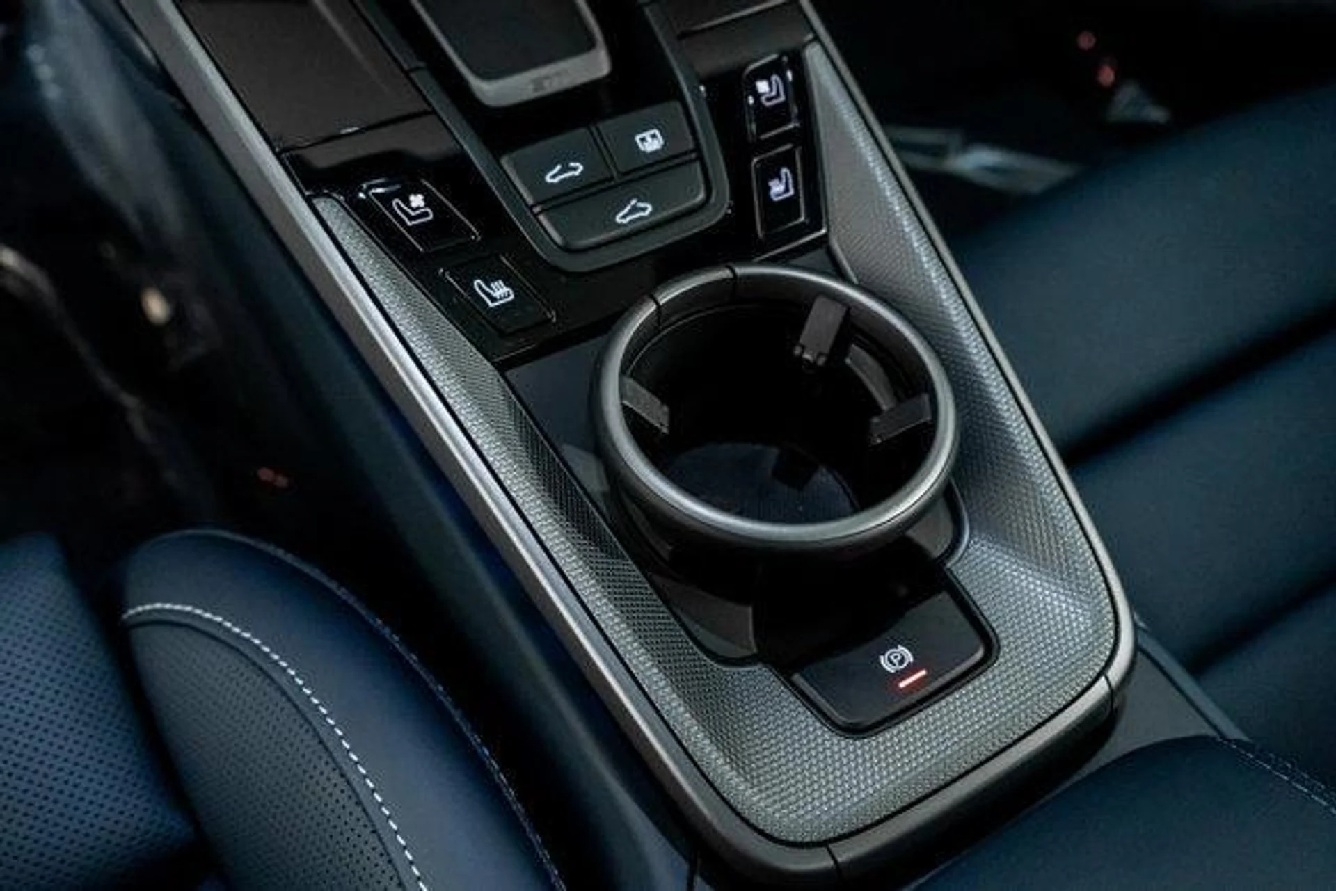 mph035_965954949_6qd_YQ_Lku4hw_Ovs_Afx_EE_09_EVQ_586eb9380c