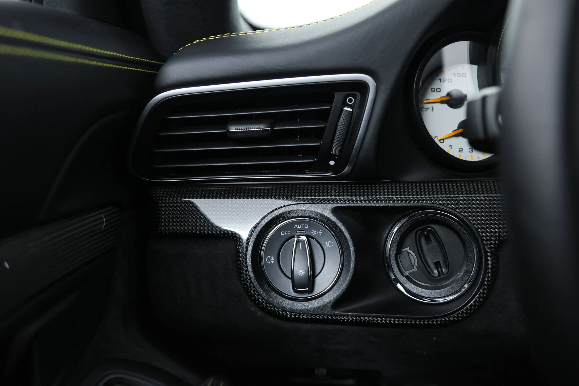 mph035_977697865_f4b8f3598ef15e039fabc257f4e0c435_5150de1489