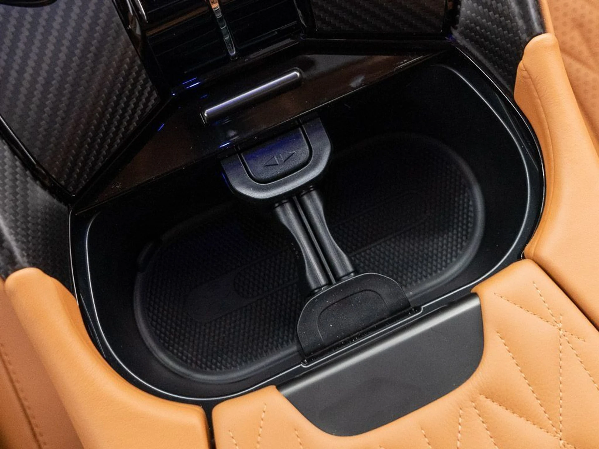 mph035_980106745_49fdcff1468a93d253f21dc90250b249_ce1e3070e6