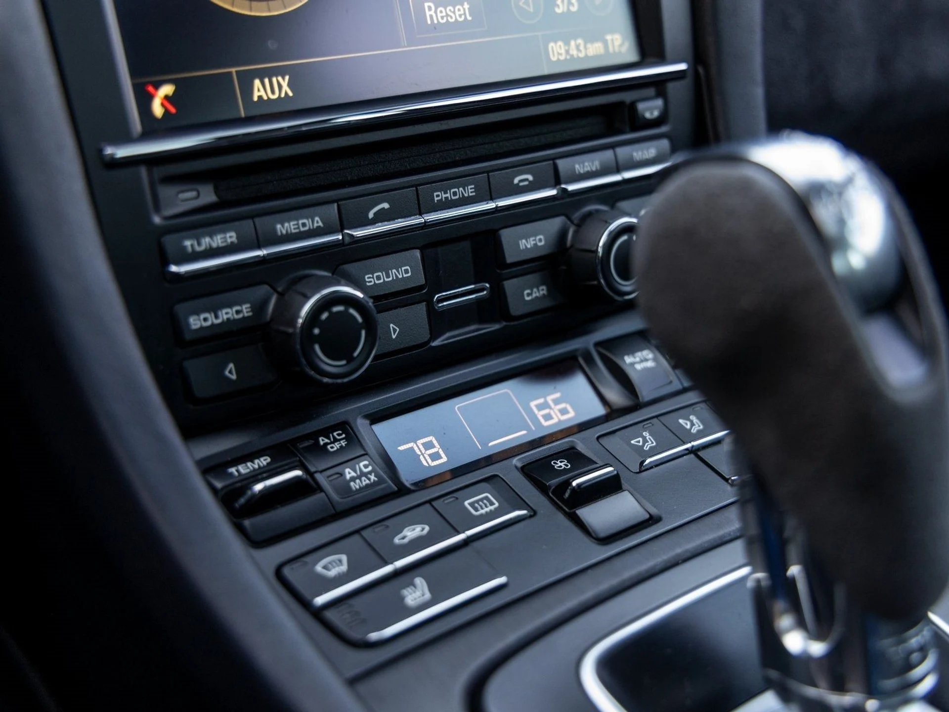 mph035_983272531_36_a6eef9bce8