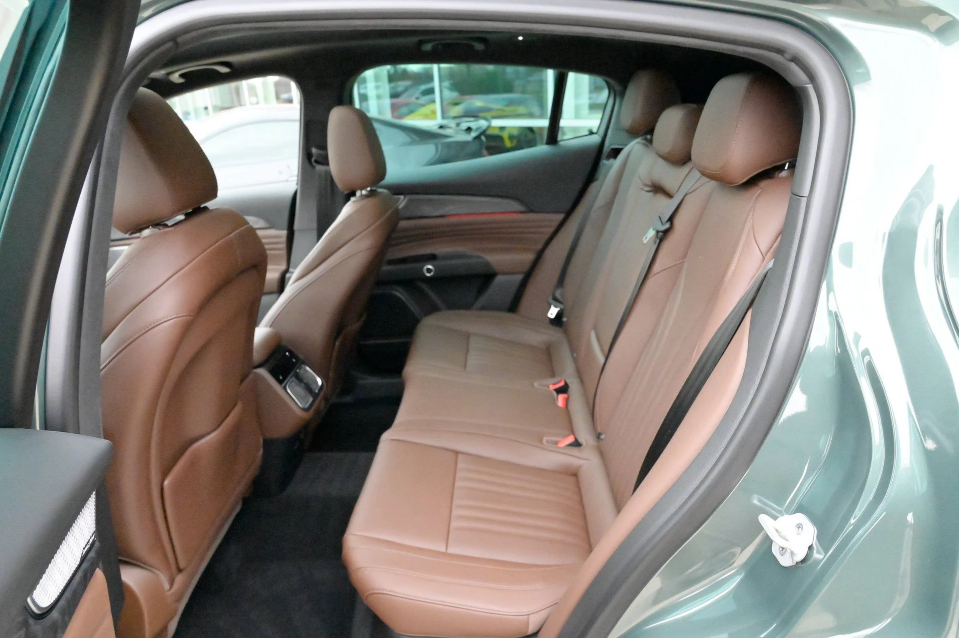 mph035_983335045_07a48f1dcaa74c9b9a670dbeaae1bc4f_640c775ab8