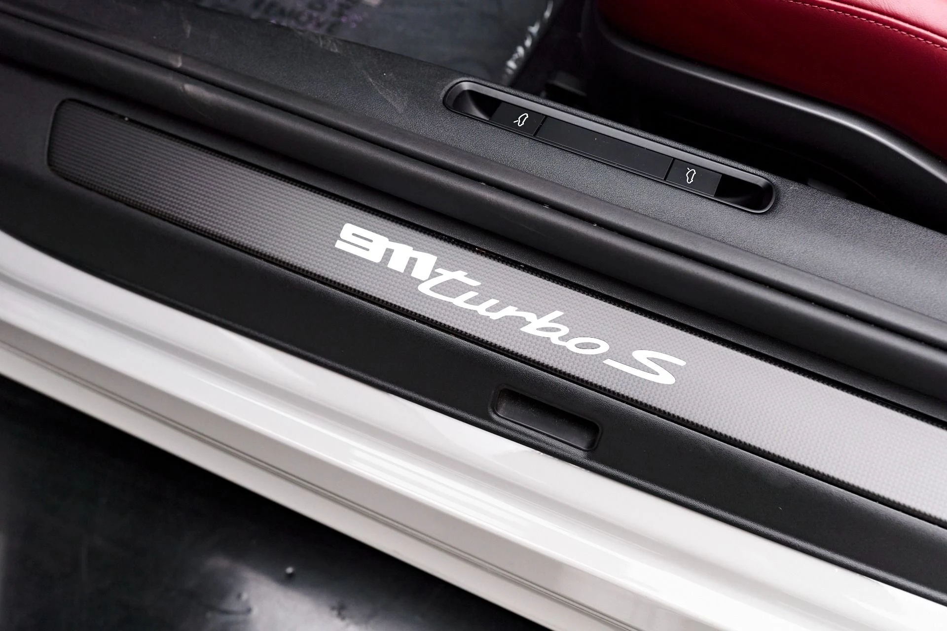 mph035_984644325_Used_2022_Porsche_911_Turbo_S_1710196275_5c17e343e6