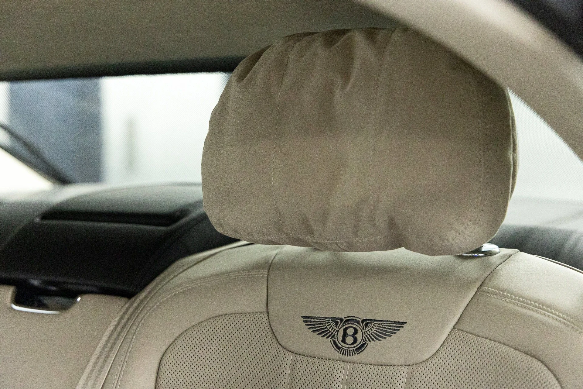 mph035_988485533_d8aca63a5ee406f41ff20784dff32d9dx_dda2382378