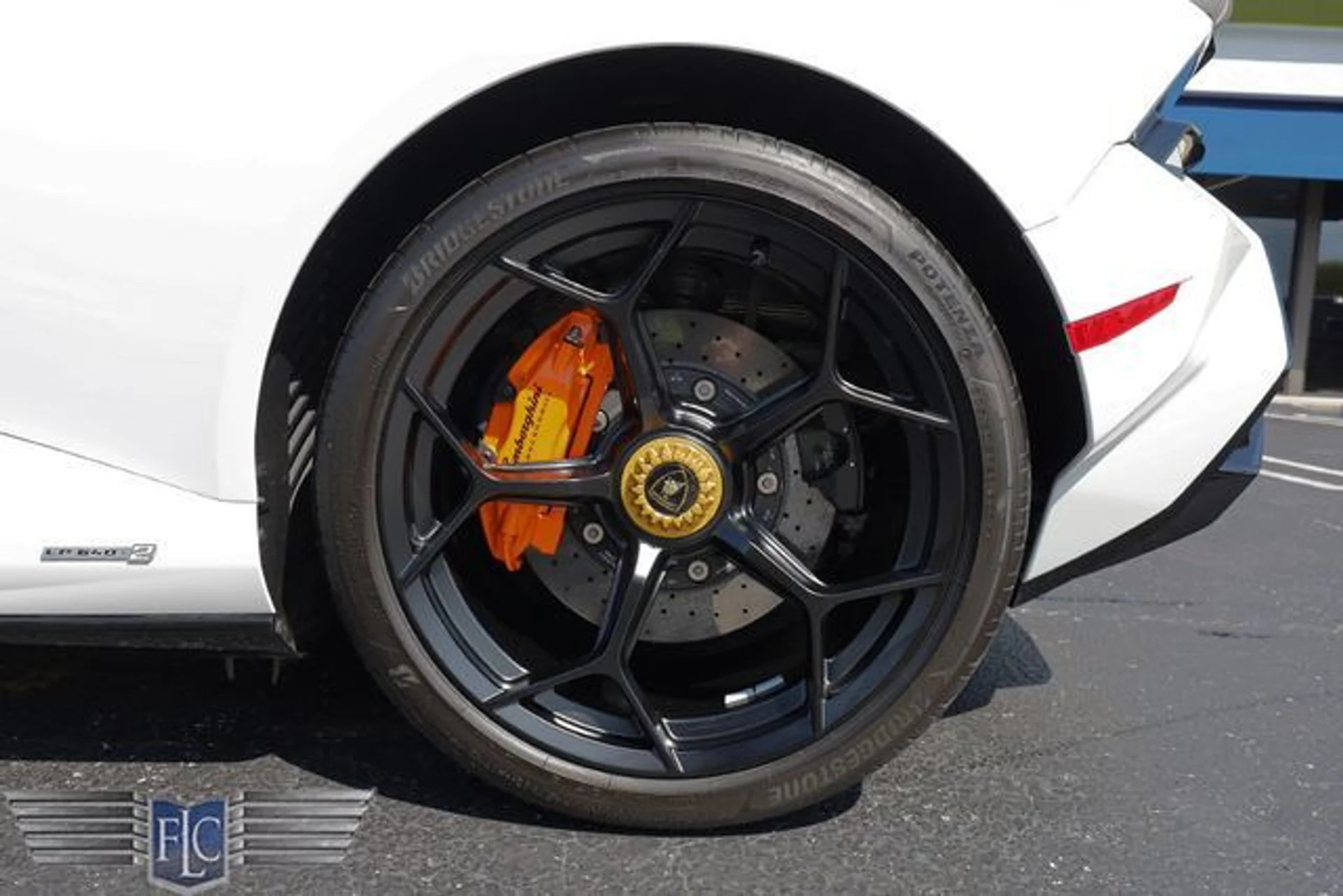 mph035_993213980_used_2023_lamborghini_huracan_tecnica_coupe_6305_23081999_40_640_132d3ea4c1
