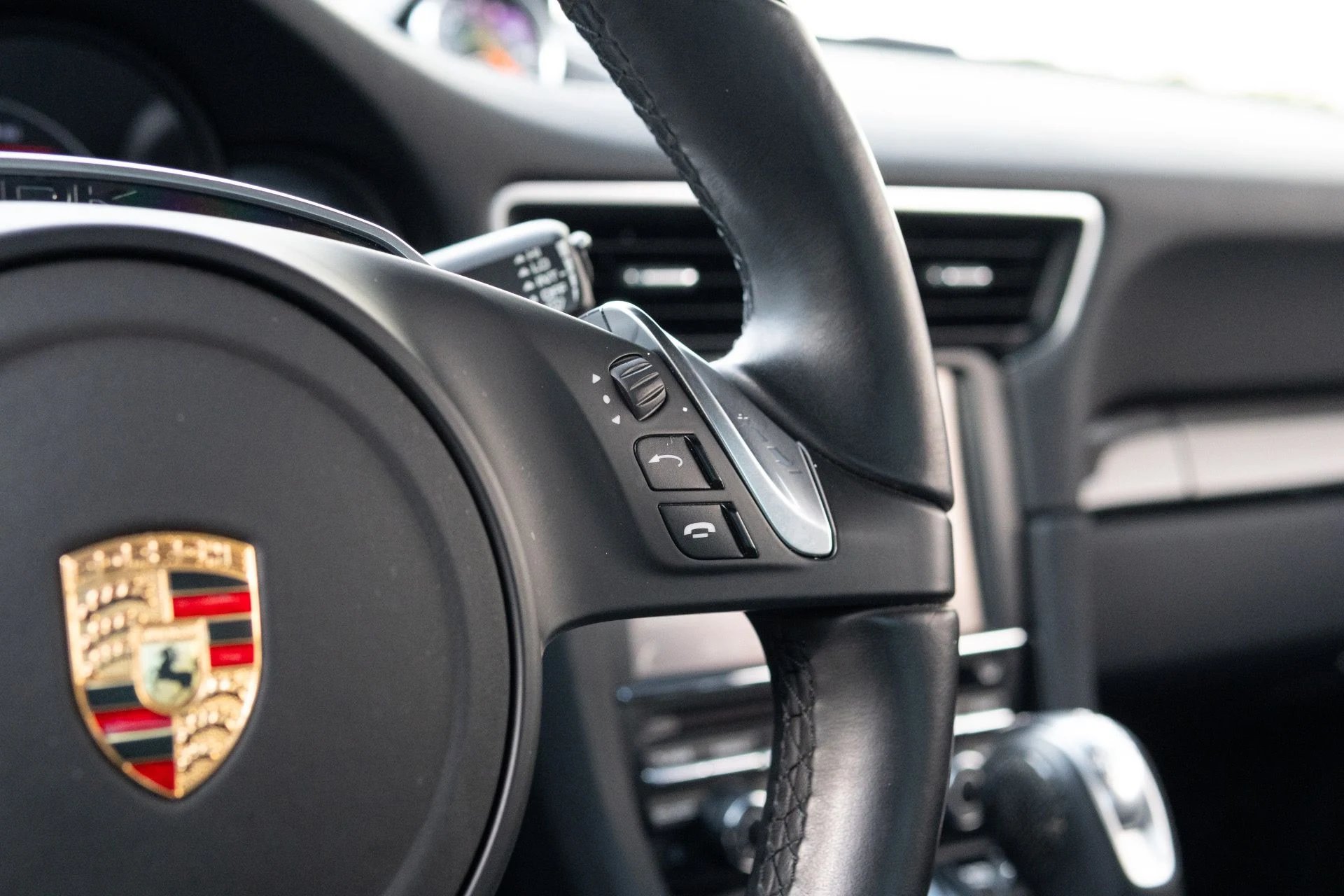 mph036_1000834632_Used_2014_Porsche_911_Turbo_S_1777344663_2be89cbb81