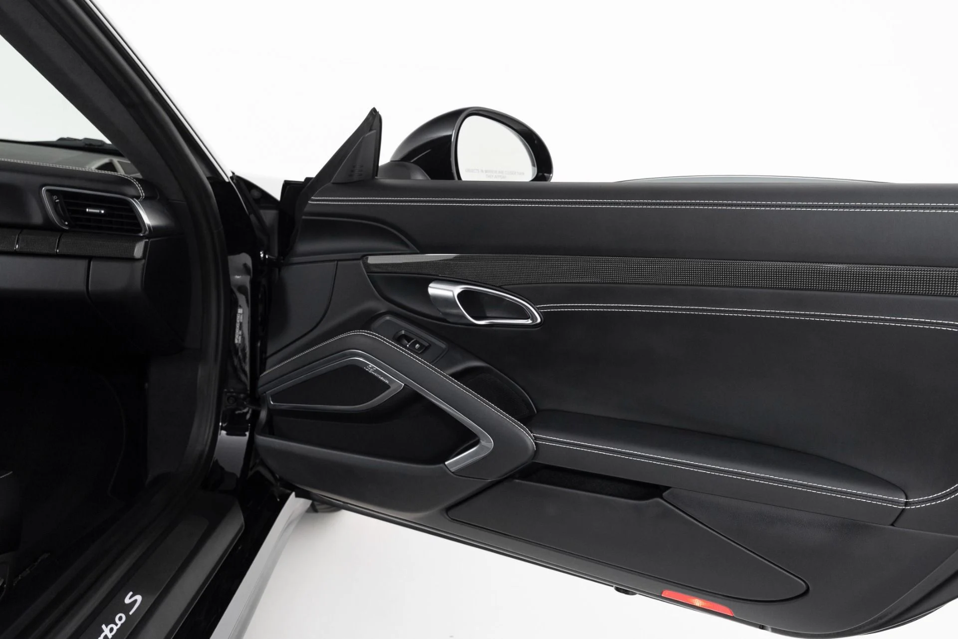 mph036_1028227312_Used_2019_Porsche_911_Turbo_S_1757958900_847afdf80c