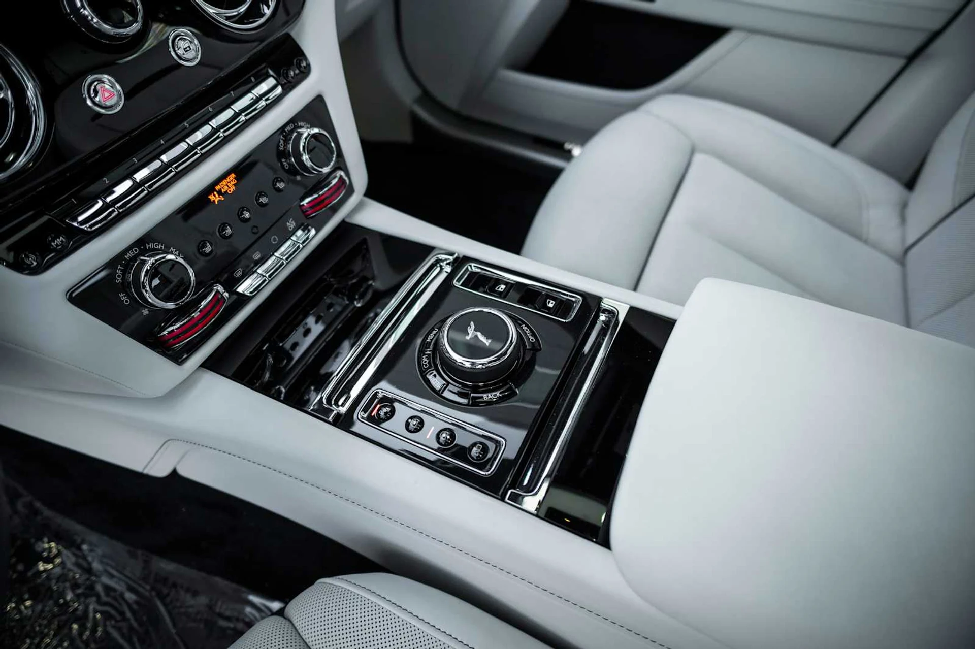 mph036_1032647794_3df65ac1c9033bdb85a49621b135d963x_56e52e3378