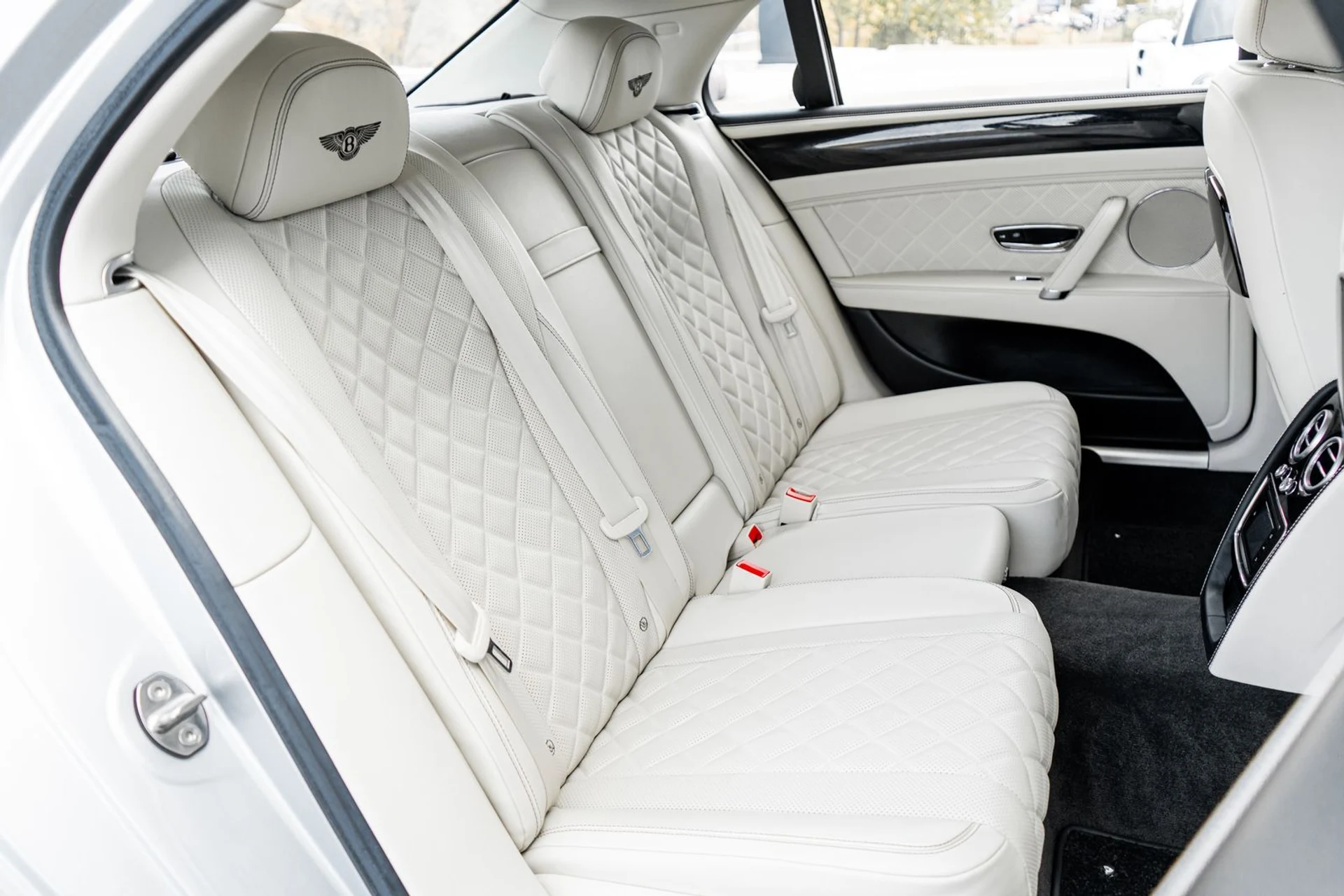 mph036_1033684988_b66282f5_9ab2_42ae_978b_0b3b8c632f3f_b9bf22f881