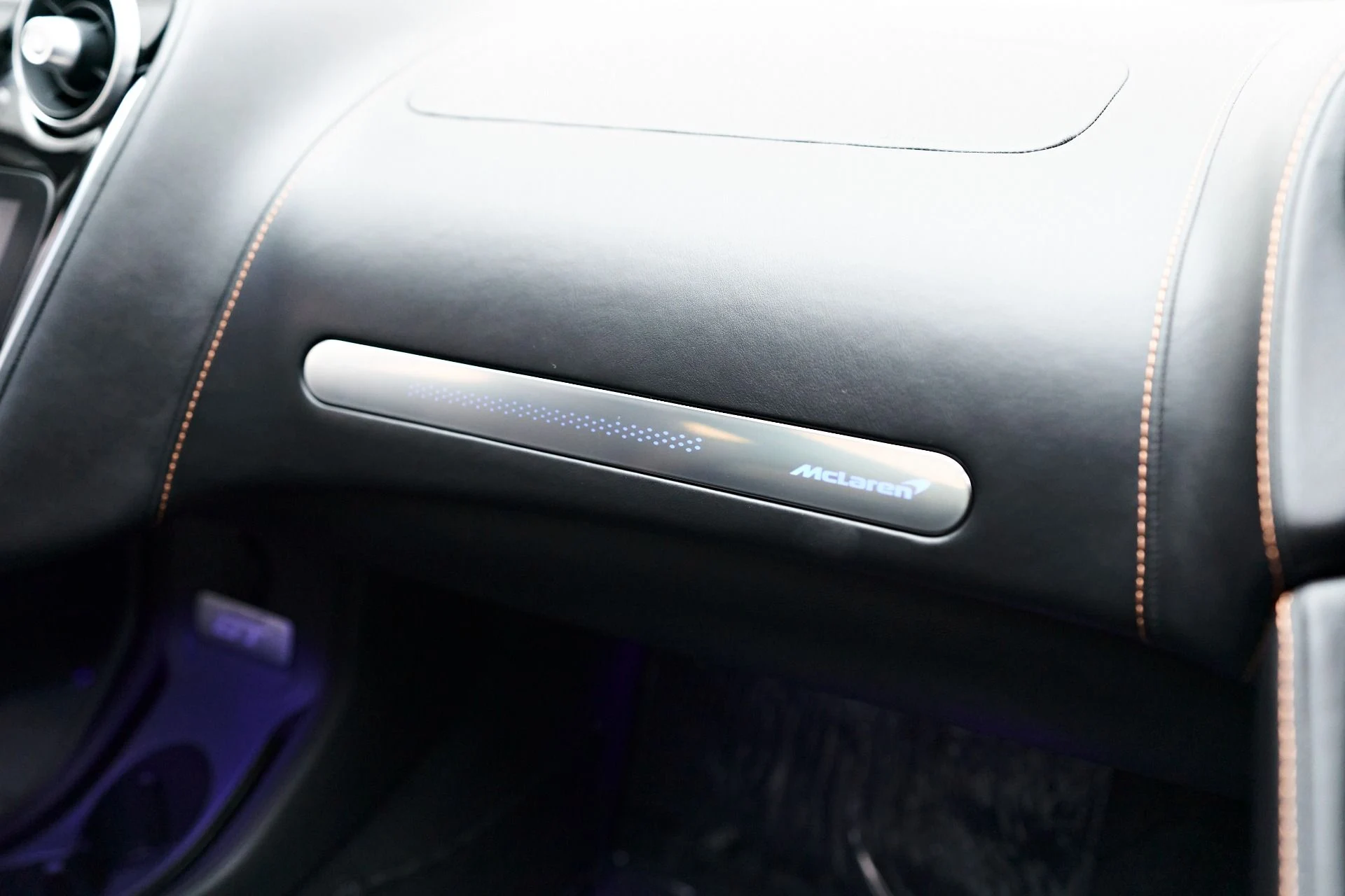 mph036_1035105667_Used_2023_Mc_Laren_GT_Base_1712094494_d1cd82745a