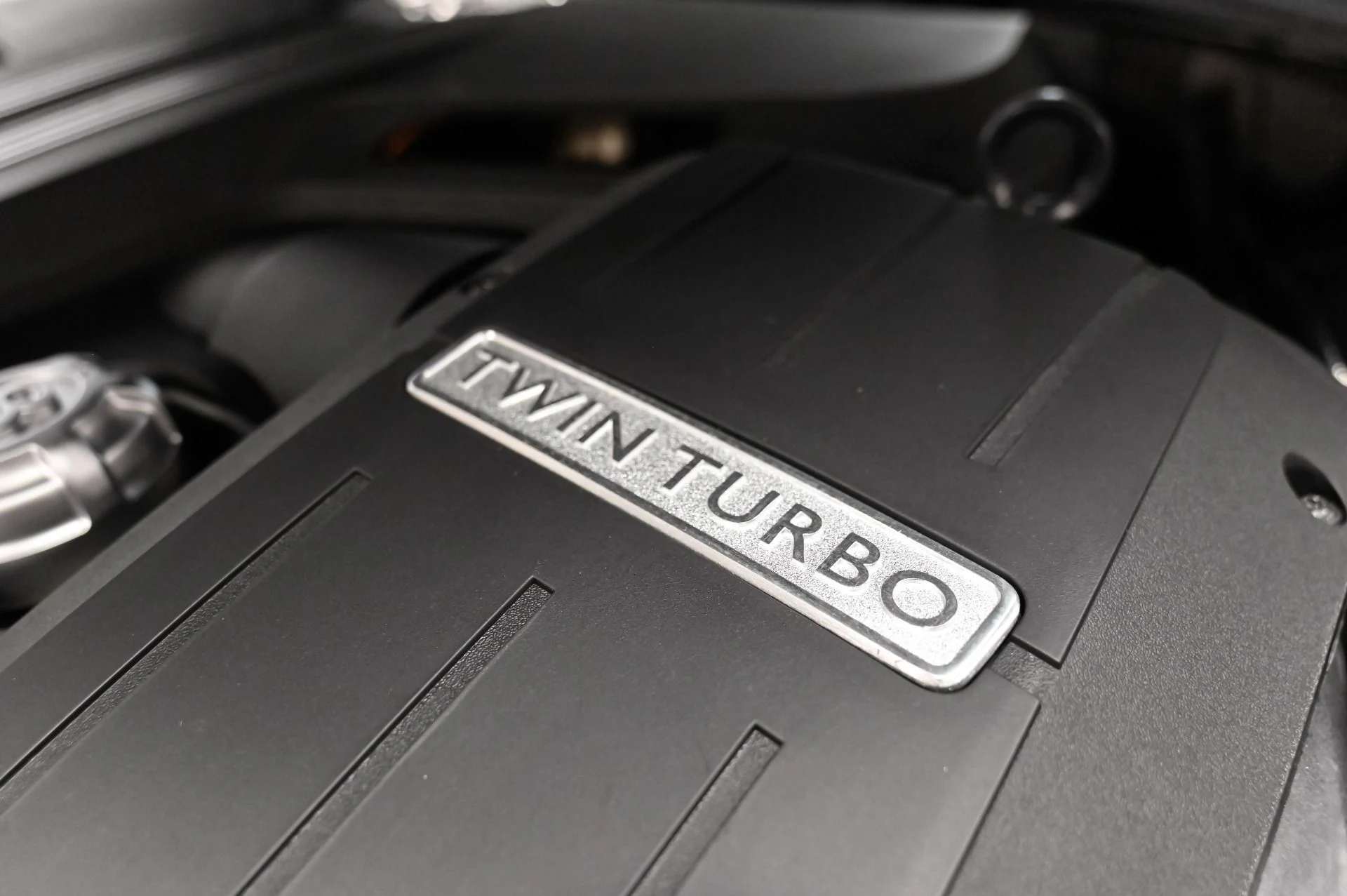 mph036_1038487720_Used_2017_Bentley_Flying_Spur_V8_S_1789414009_7a4c54292c