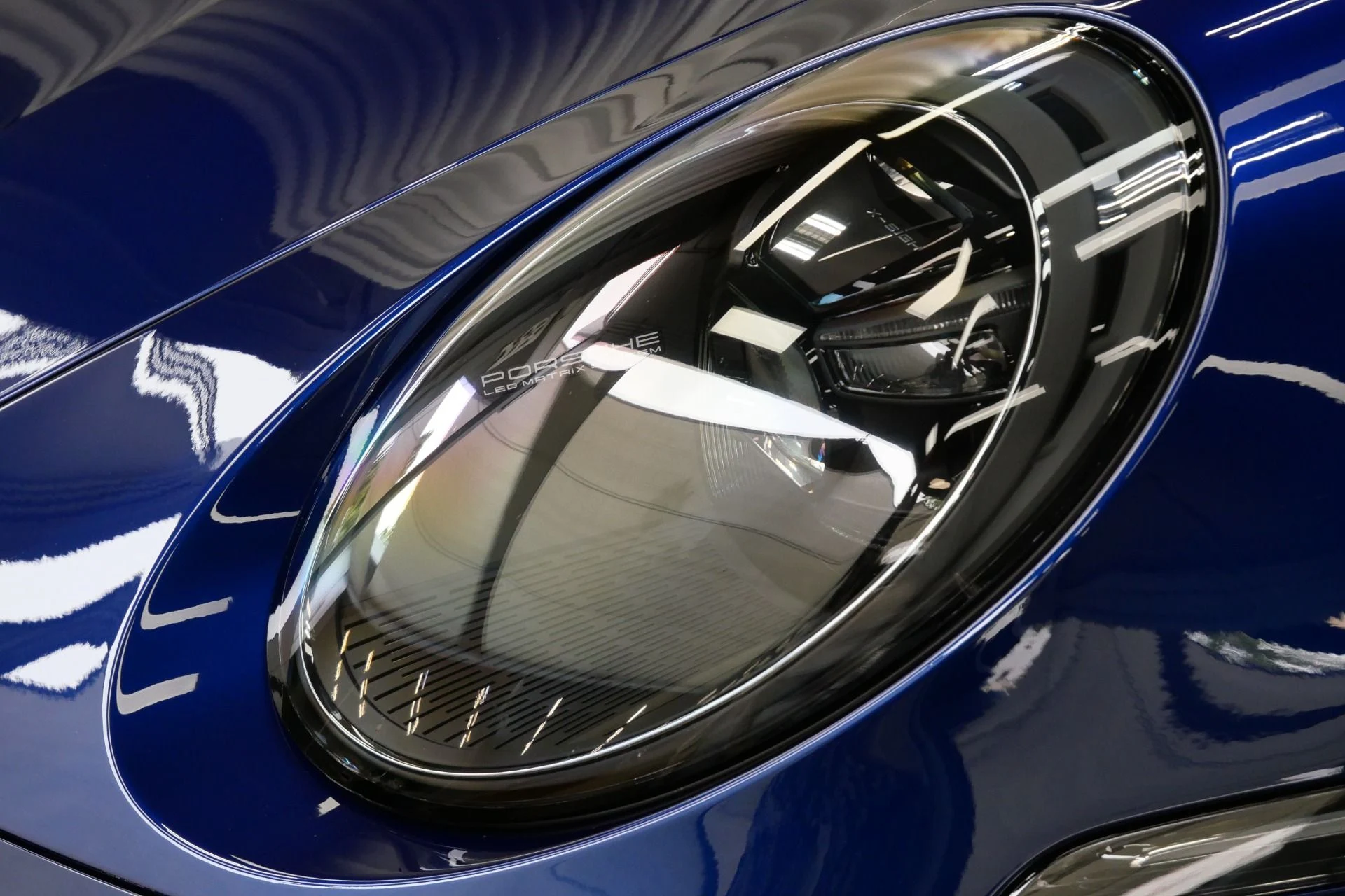 mph036_1041280382_Used_2023_Porsche_911_Targa_4_GTS_1761682285_6c8715953c