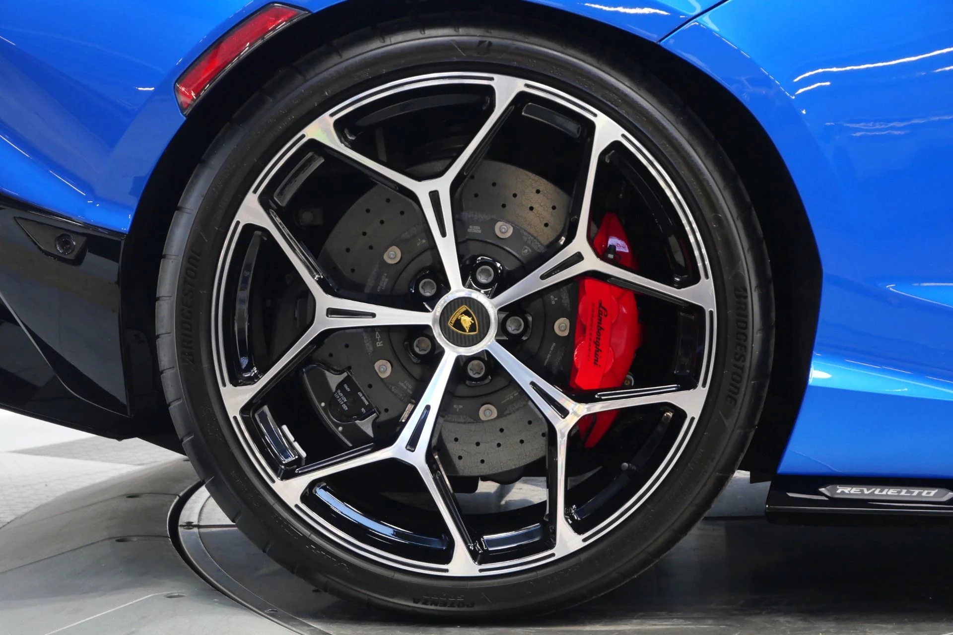 mph036_1043650596_Used_2024_Lamborghini_Revuelto_974_Miles_710_K_MSRP_SPORTIVA_Corsa_Tex_Interior_1767024666_79c1e67821