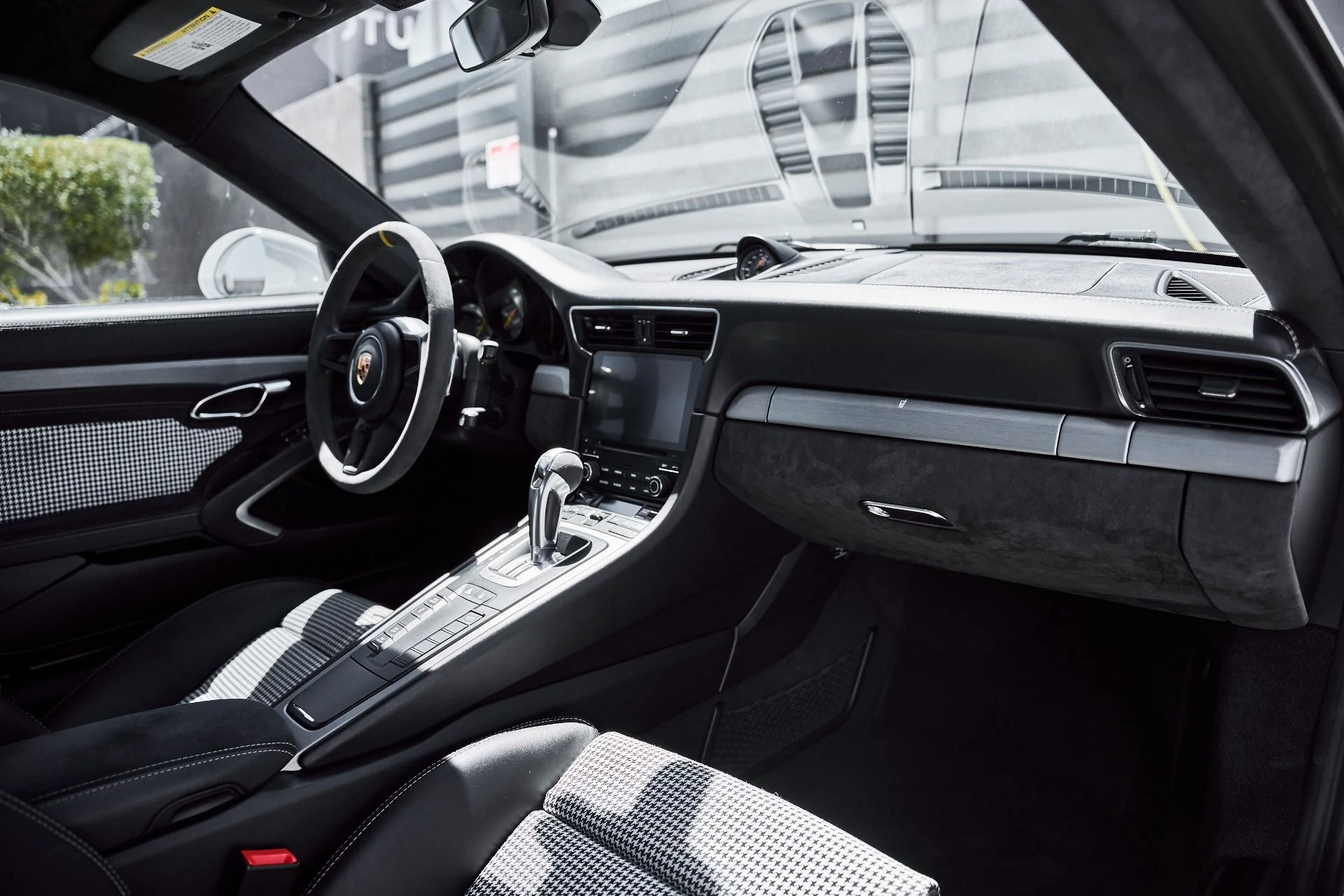 mph036_1046613705_Used_2018_Porsche_911_GT_3_1777749584_2ff861391c