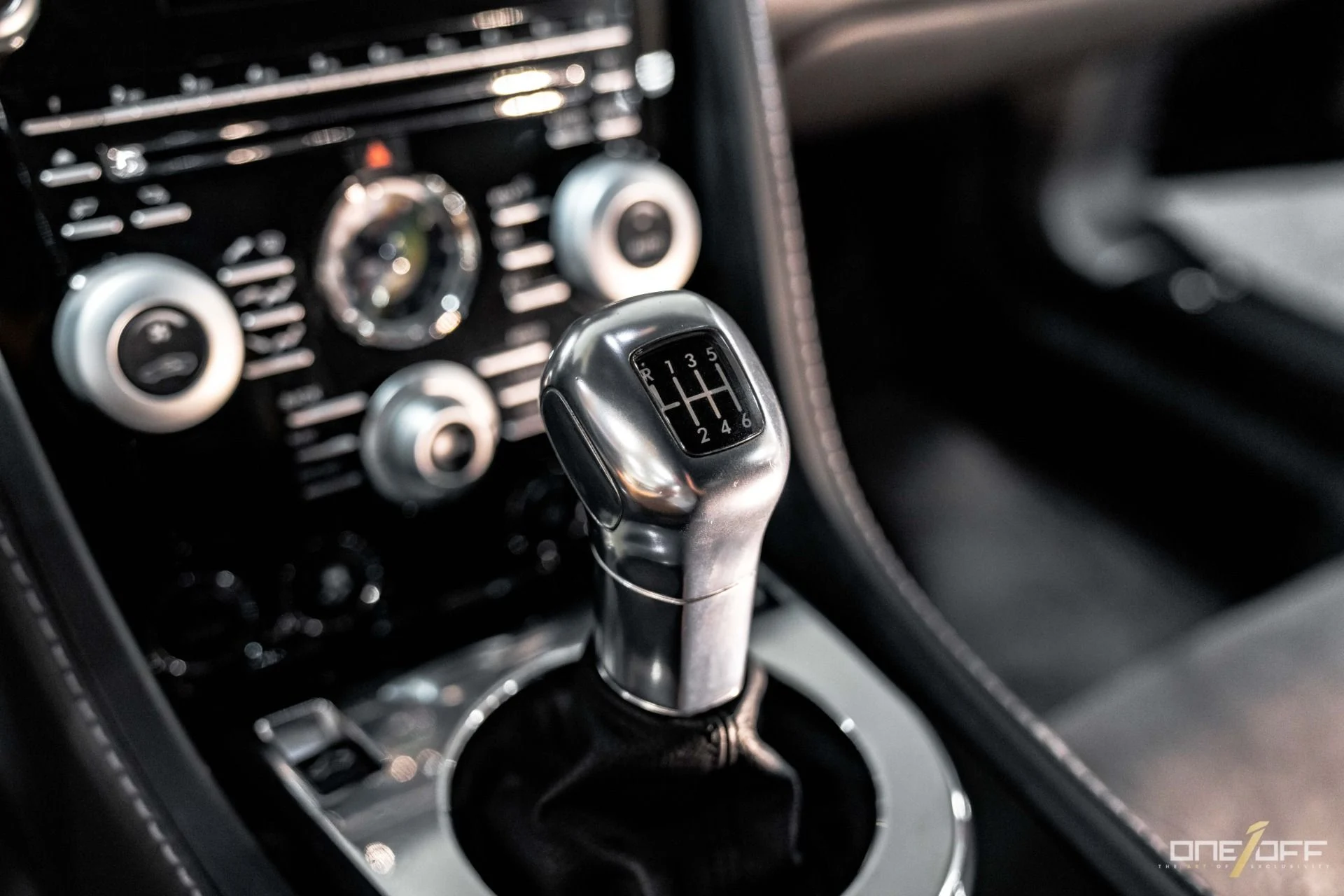 mph036_1066538484_Used_2011_Aston_Martin_V12_Vantage_Carbon_Black_6_Speed_in_Immaculate_Condition_1756349737_631bdb7625