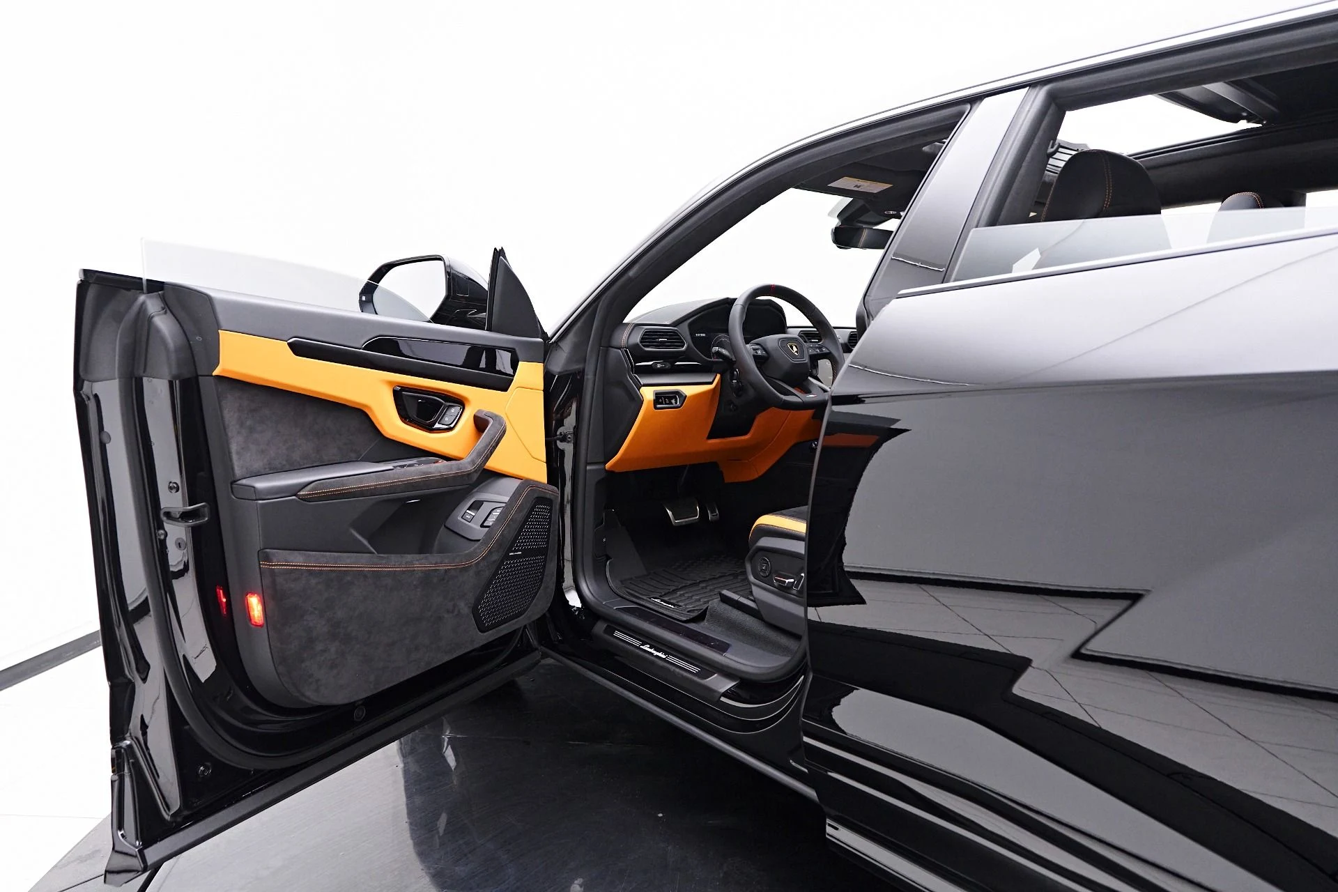 mph036_106908716_Used_2024_Lamborghini_Urus_S_1759191684_0b8894cf95