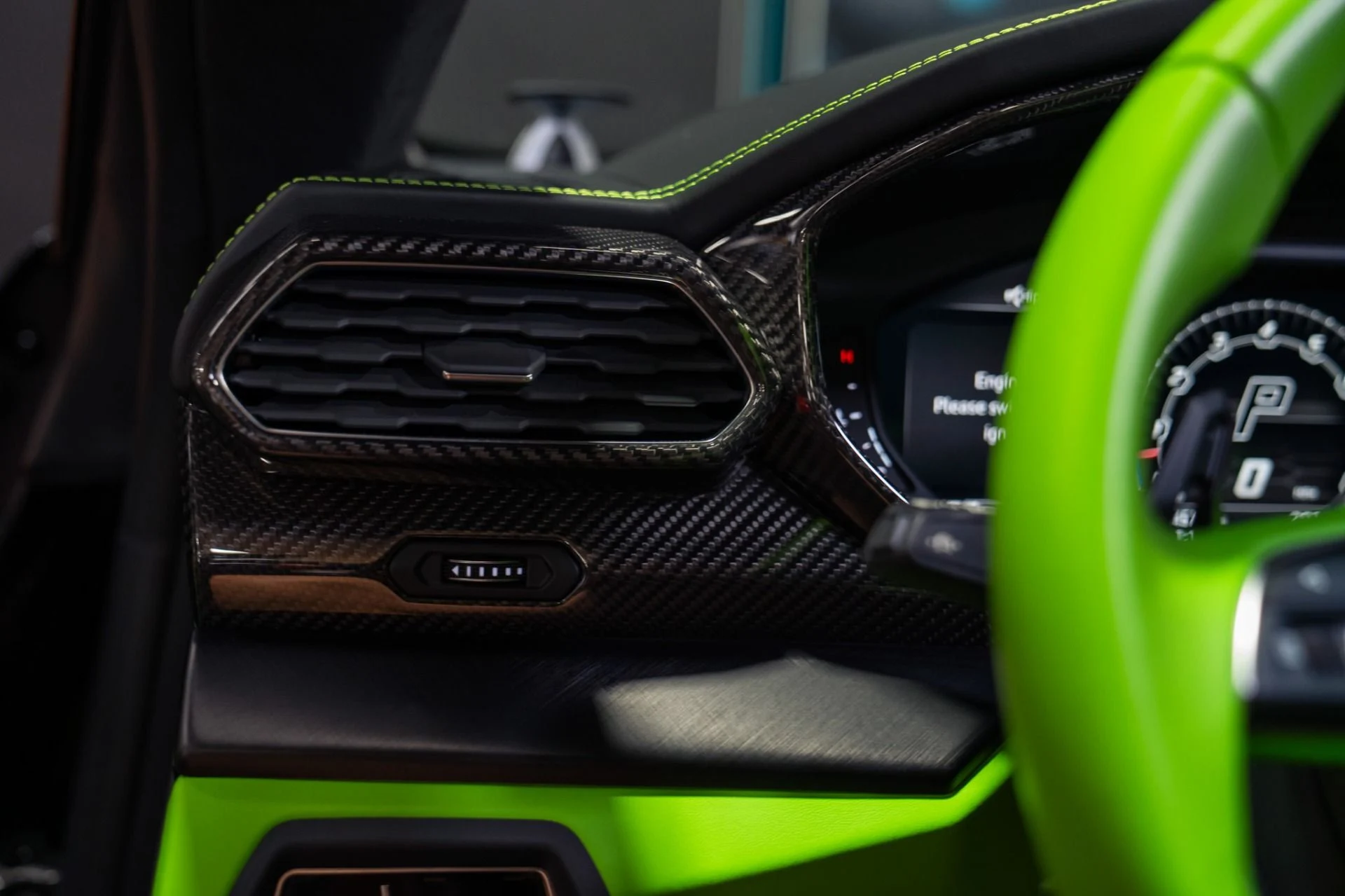 mph036_1070510878_Used_2022_Lamborghini_Urus_FULL_CARBON_EXTERIOR_MASSIVE_MSRP_1786214516_cca802bd48