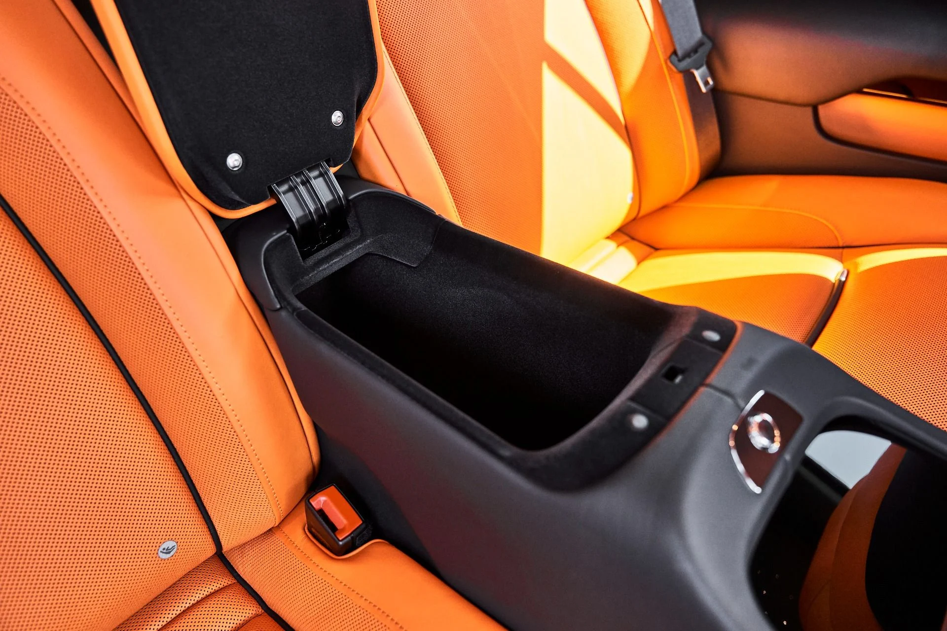 mph036_1072847424_Used_2020_Rolls_Royce_Wraith_Base_1776302616_ea0a02c934