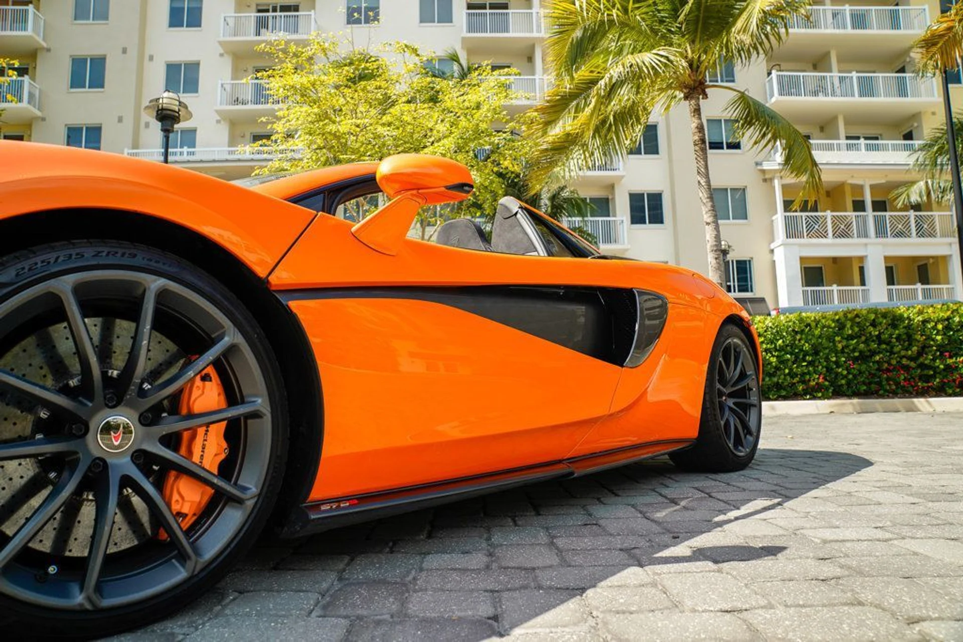 mph036_1083474574_used_2018_mclaren_570s_spider_14354_22891400_37_1024_ac84b8497c