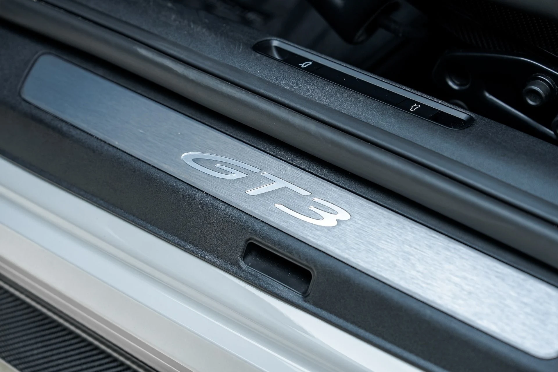 mph036_1084913167_Used_2022_Porsche_911_GT_3_1790720839_379b7afd12