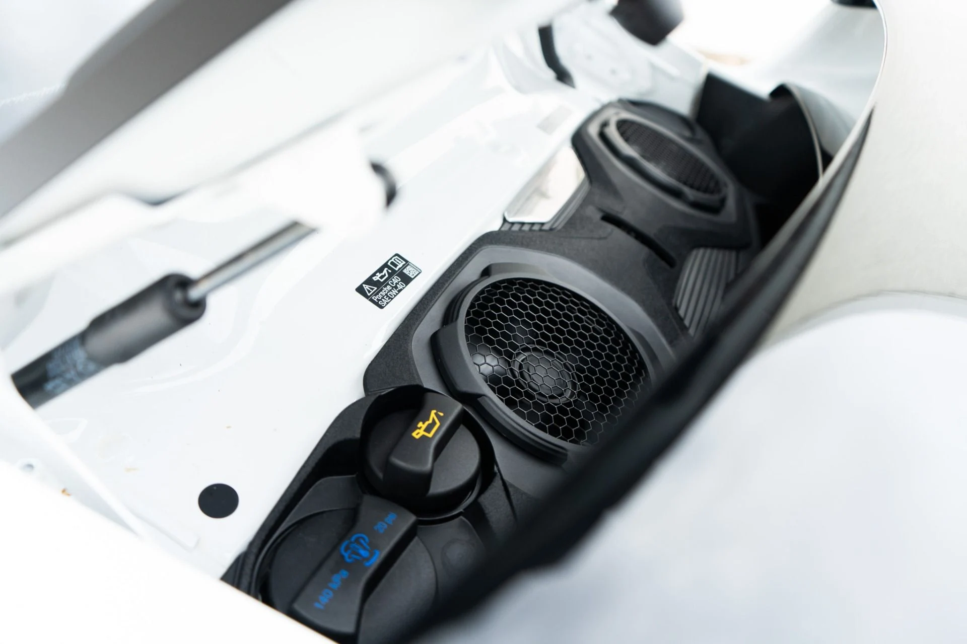 mph036_109613467_Used_2025_Porsche_911_Carrera_1768944020_f646688a28