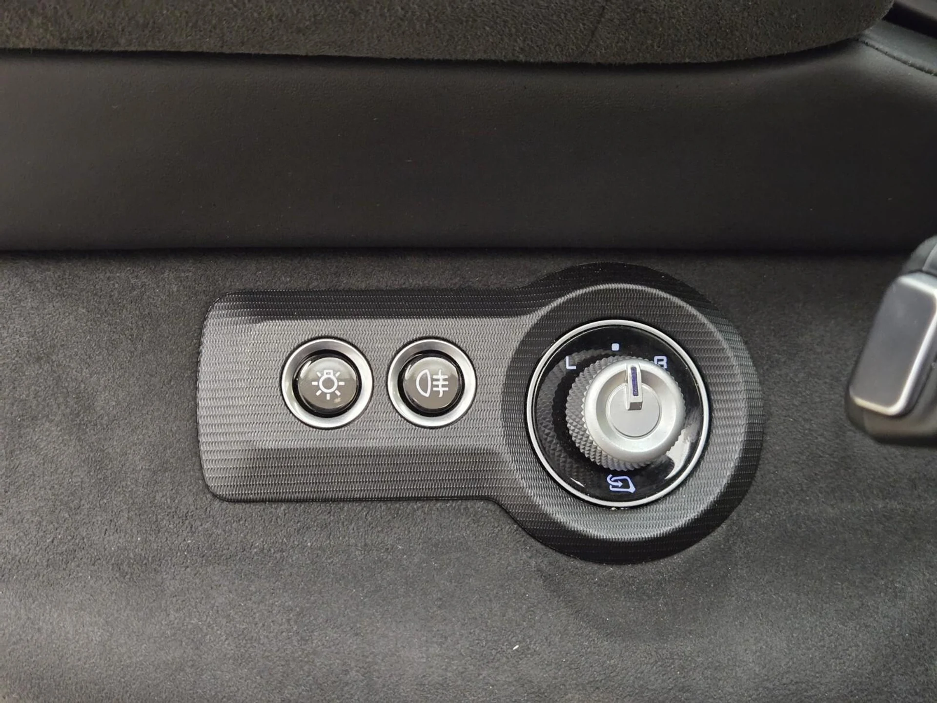 mph036_1101759375_Used_2023_Maserati_MC_20_Cielo_1777354590_5f1b49b89b